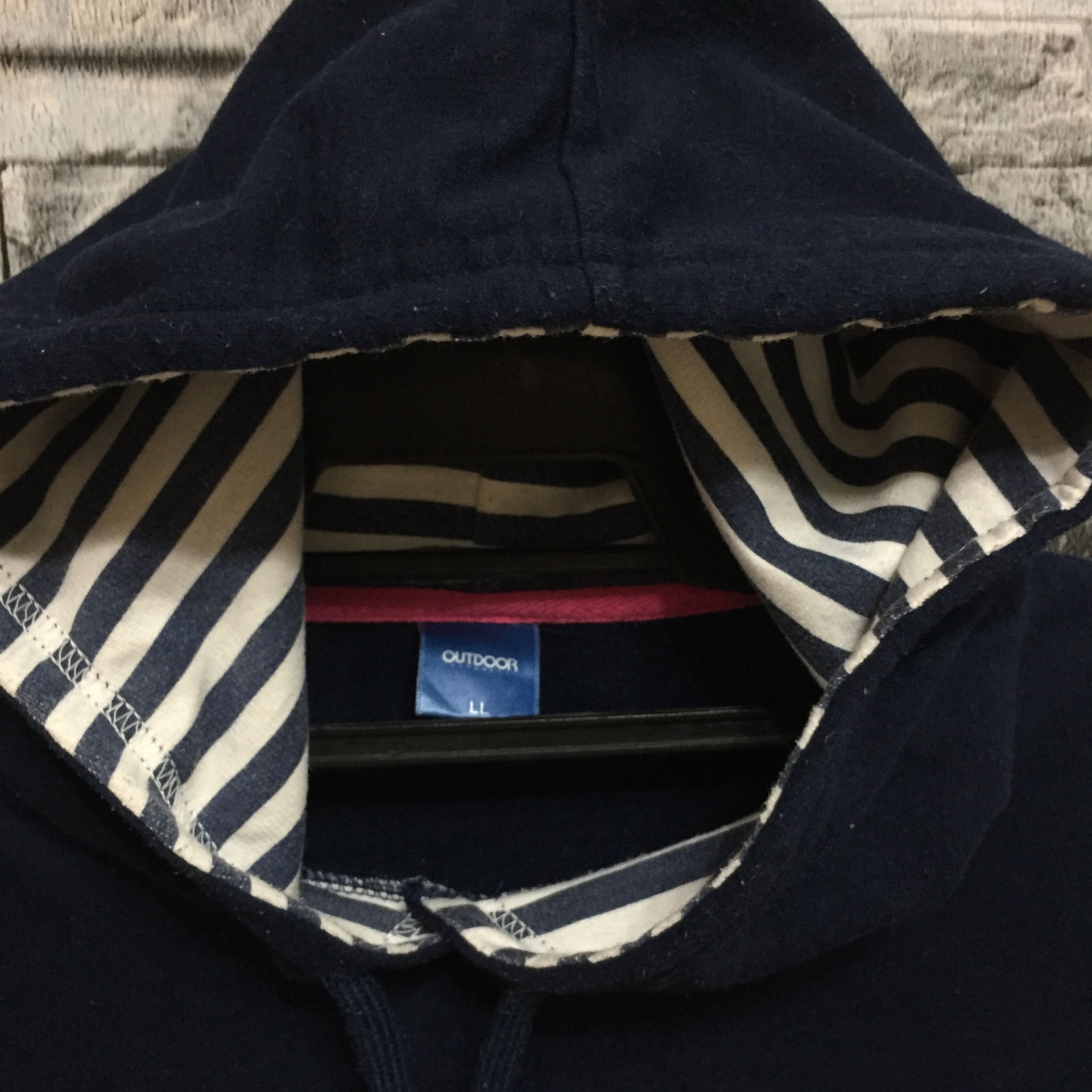 Vintage Vintage Outdoor sweatshirt box logo embroidered LL fit L Size US L / EU 52-54 / 3 - 4 Thumbnail