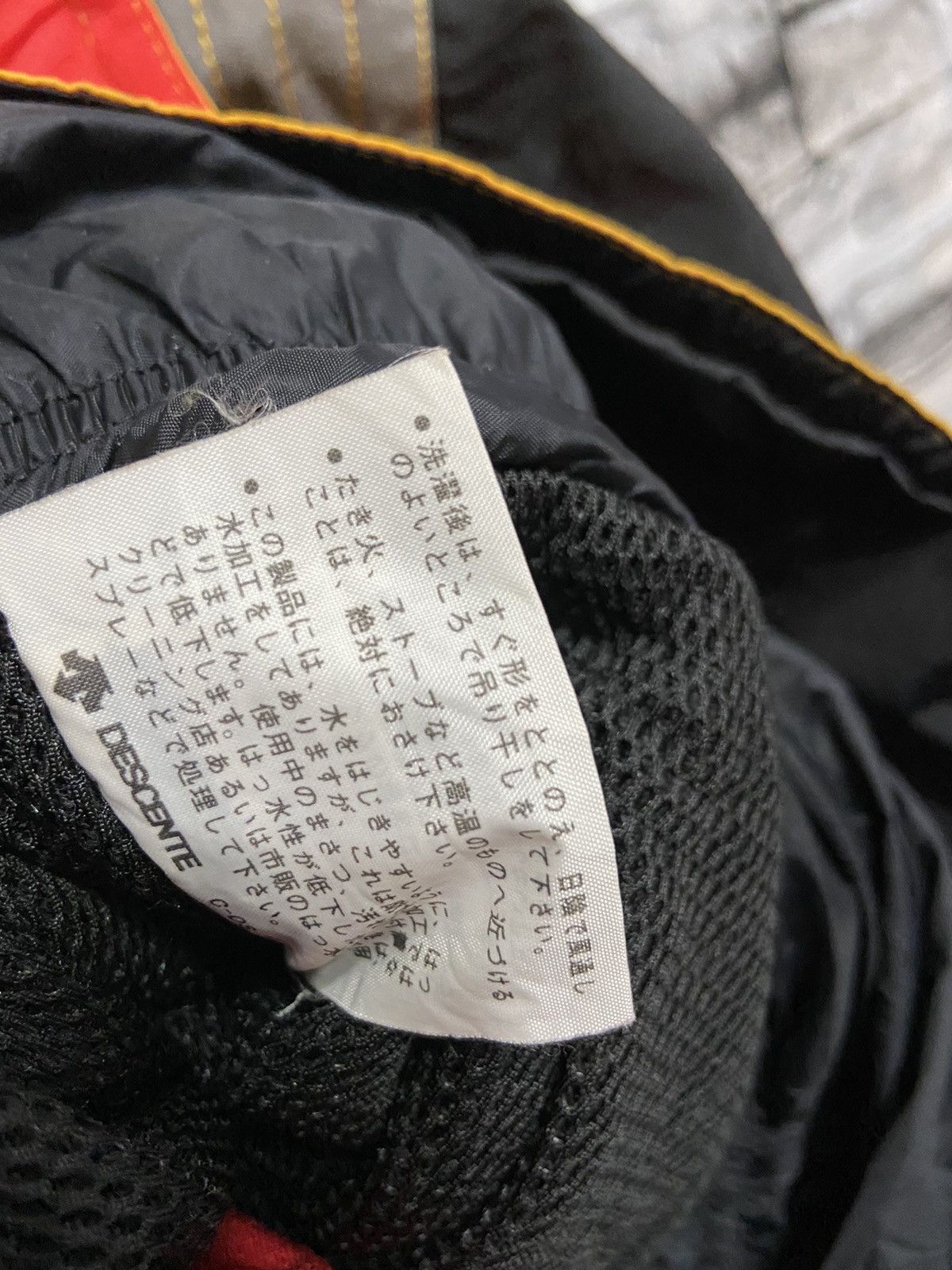 Descente Vintage Descente Jacket Ski Bomber Windbreaker Size US S / EU 44-46 / 1 - 11 Thumbnail