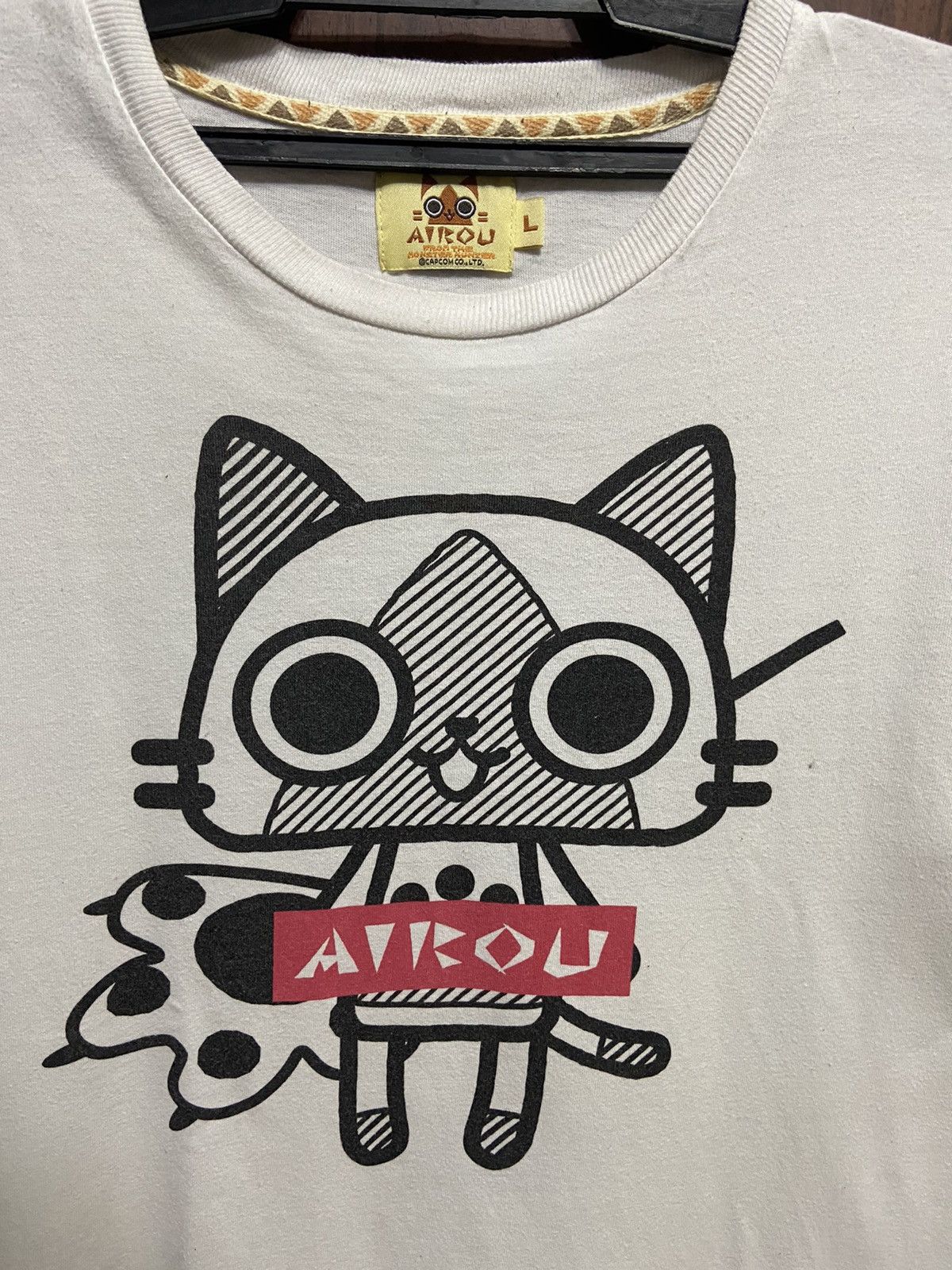 Japanese Brand Vintage Airou Monster Hunter t shirt Capcom game L fit M Size US M / EU 48-50 / 2 - 2 Thumbnail