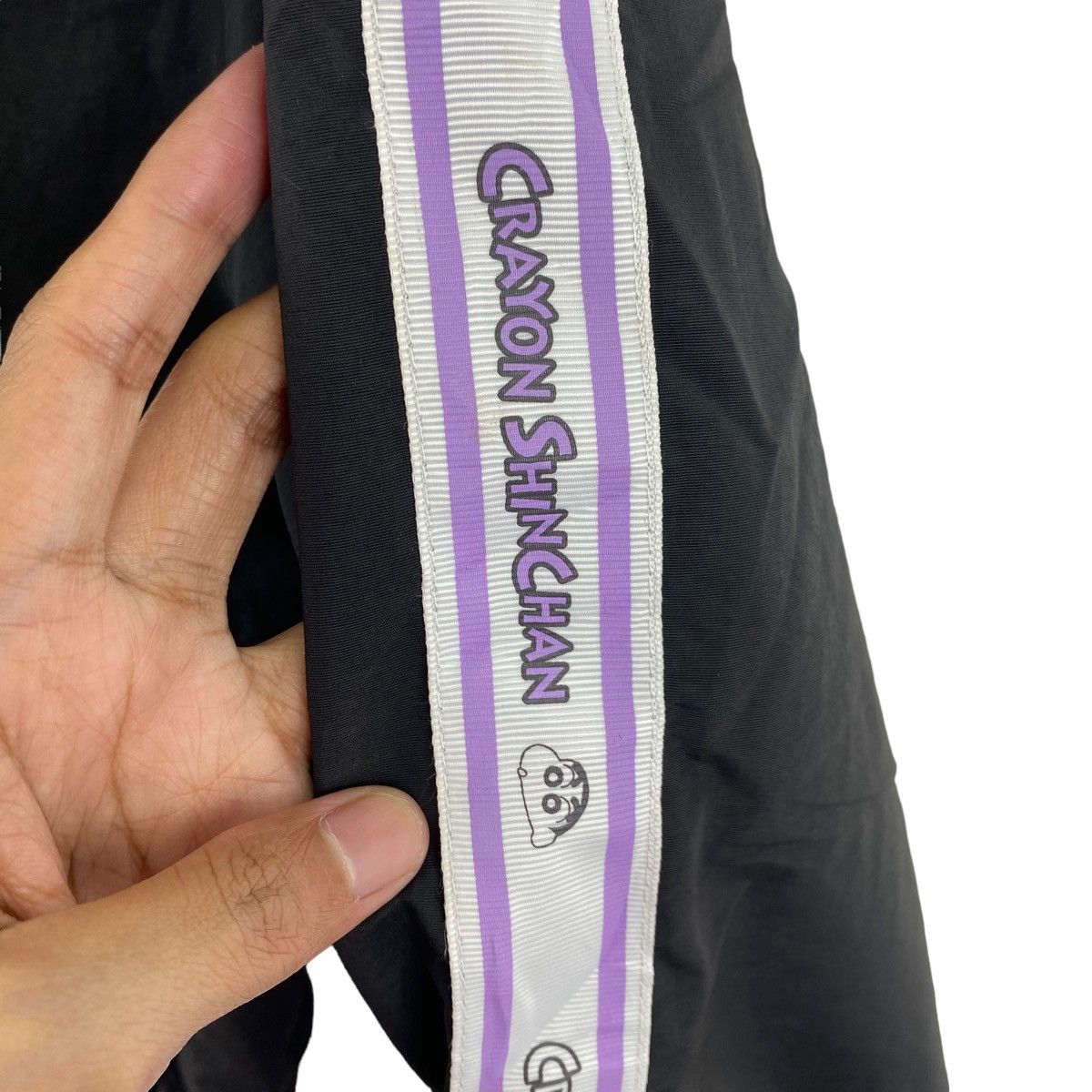 Other Vintage 90s CRAYON SHINCHAN Anime Logo Strips Black Size US M / EU 48-50 / 2 - 6 Thumbnail