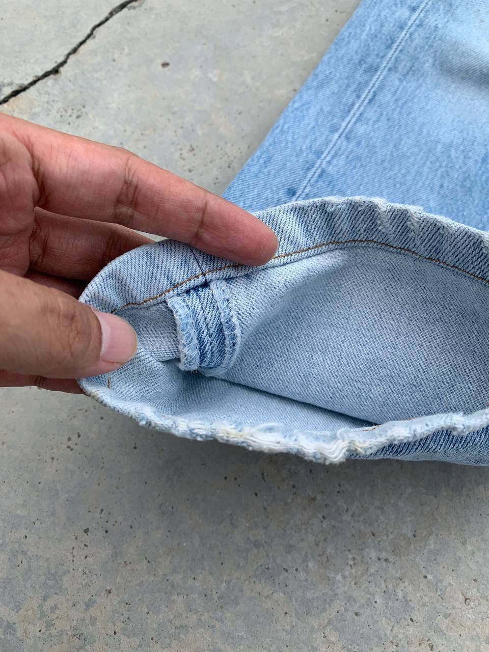 Levi's Levis 501 Button Fly Light Washed Distressed Vintage Jeans Size US 26 / EU 42 - 7 Thumbnail