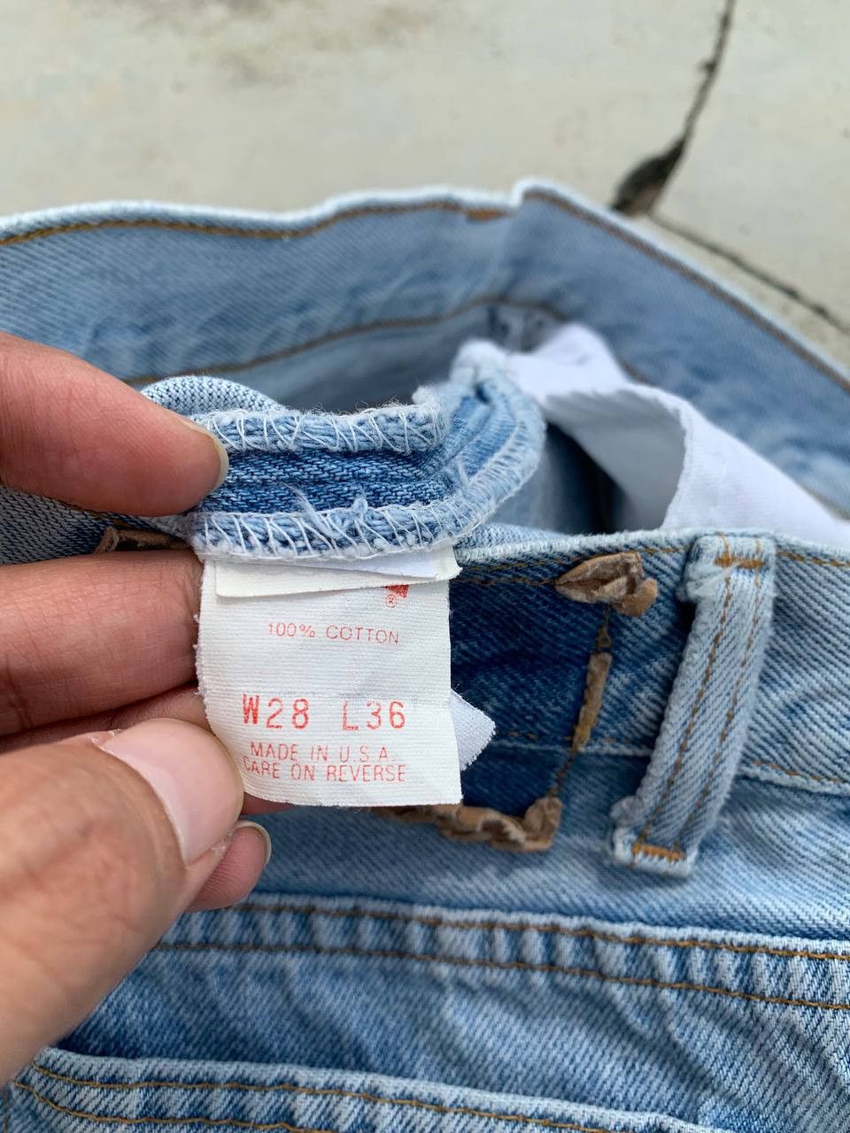 Levi's Levis 501 Button Fly Light Washed Distressed Vintage Jeans Size US 26 / EU 42 - 17 Thumbnail