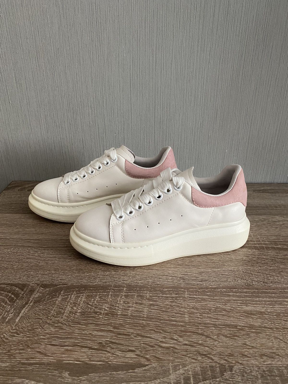 Alexander McQueen Alexander Mcqueen White Pink sneakers Size US 7 / IT 37 - 6 Thumbnail