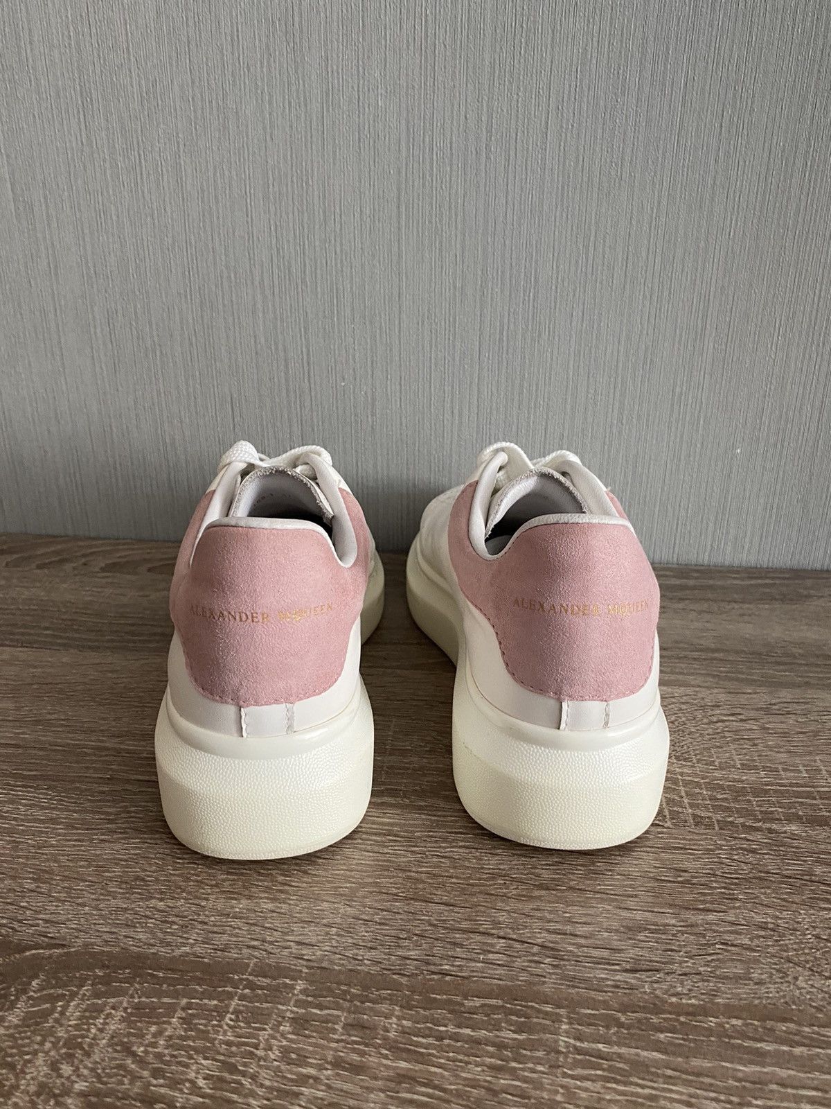 Alexander McQueen Alexander Mcqueen White Pink sneakers Size US 7 / IT 37 - 3 Thumbnail