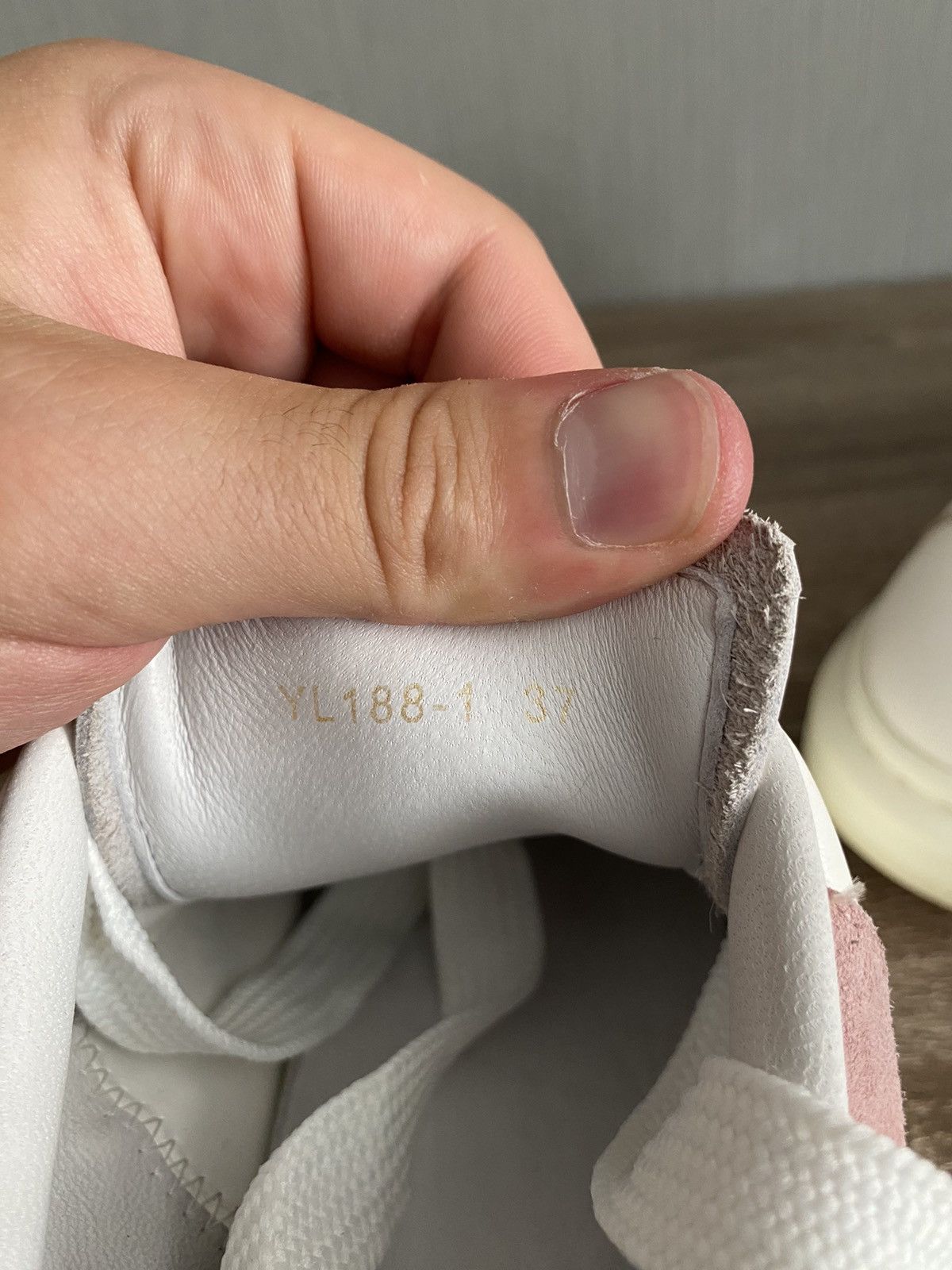 Alexander McQueen Alexander Mcqueen White Pink sneakers Size US 7 / IT 37 - 9 Thumbnail