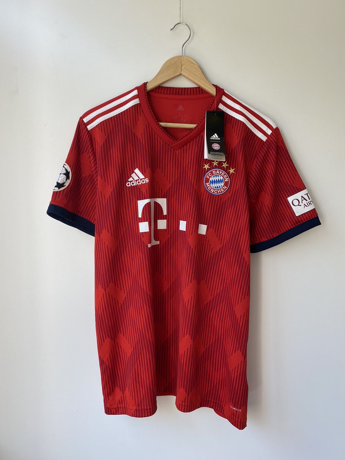 Adidas New❗️Boateng Adidas FC Bayern Munchen 2018 Home Jersey Size US L / EU 52-54 / 3 - 5 Thumbnail