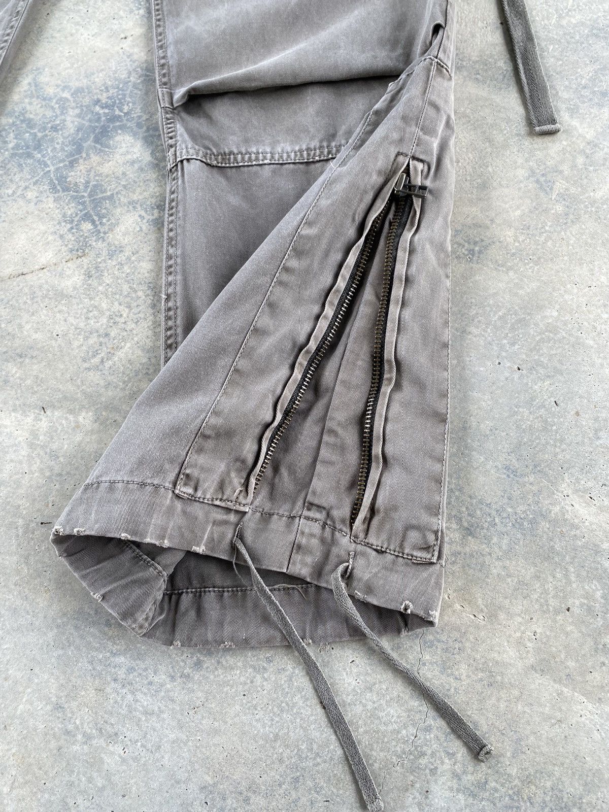 Japanese Brand Vintage Mangrove Bondage Eyelet Distressed Cargo Pants Size US 35 - 9 Thumbnail