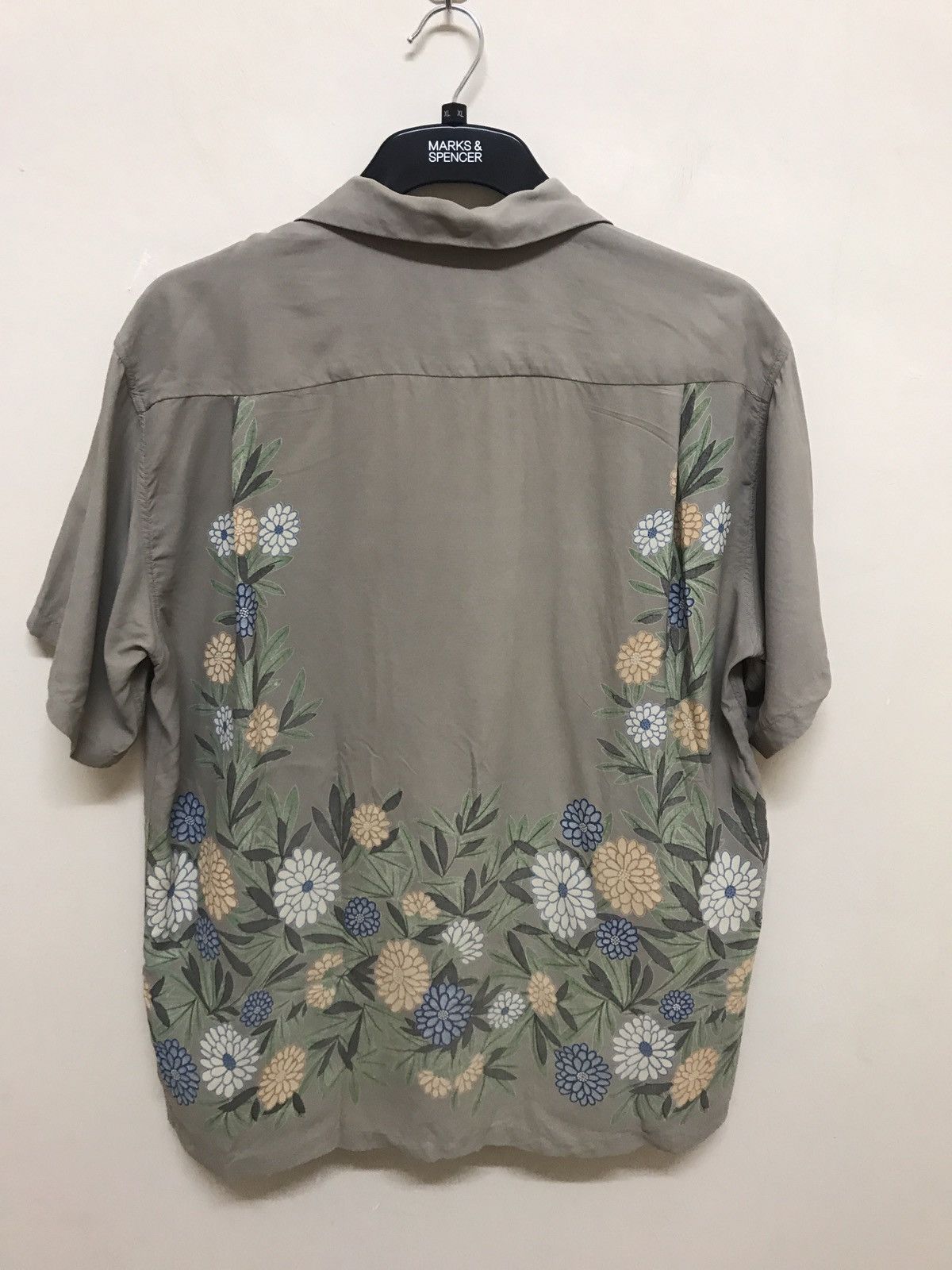 Beams Plus × Toyo Enterprises JAPAN BRAND FLORAL SHIRT RAYON TOYO ENTERPRISE DESIGN RARE Size US M / EU 48-50 / 2 - 3 Thumbnail