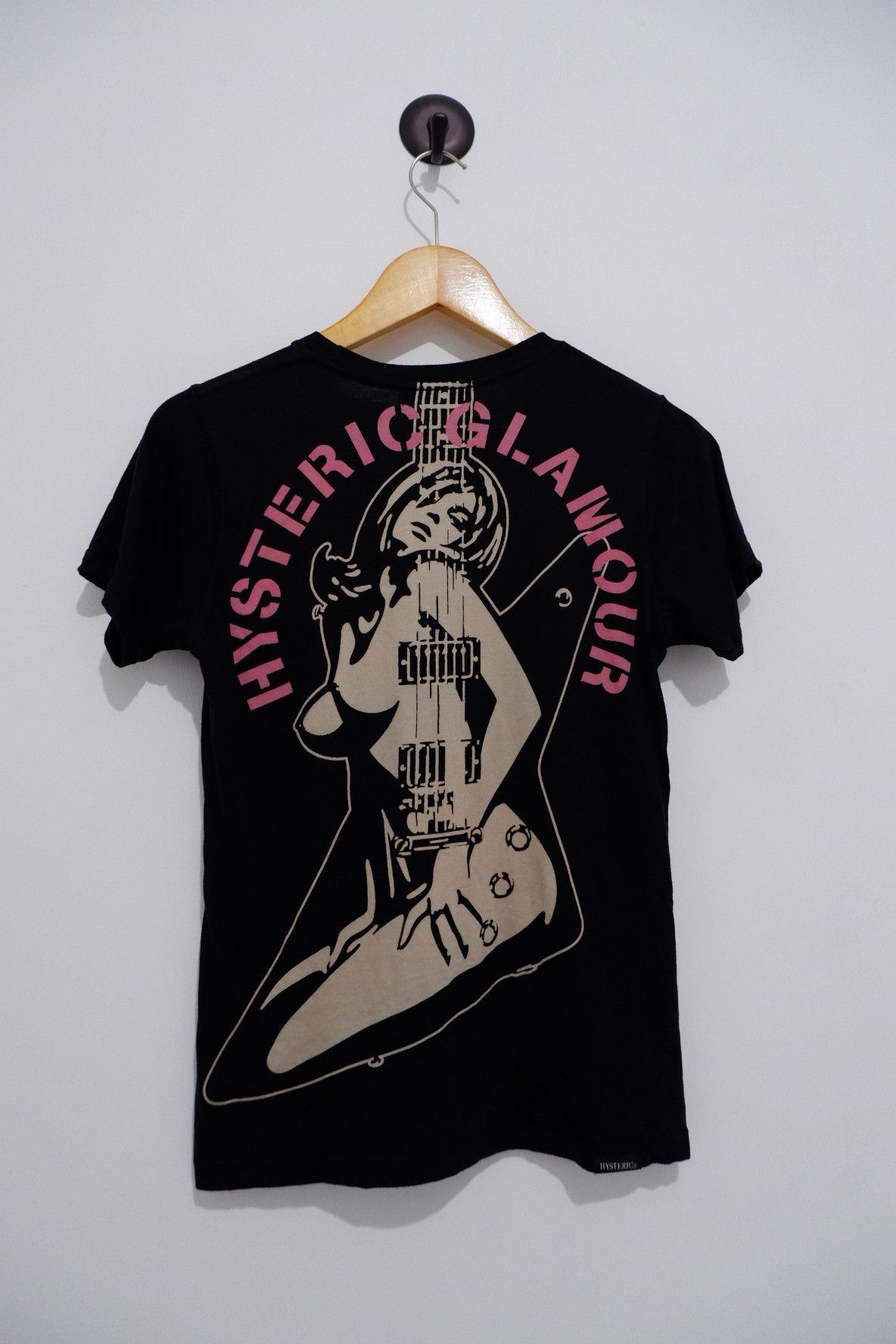 Hysteric Glamour Hysteric Glamour Sexy Guitar T shirts Size S / US 4 / IT 40 - 1 Thumbnail