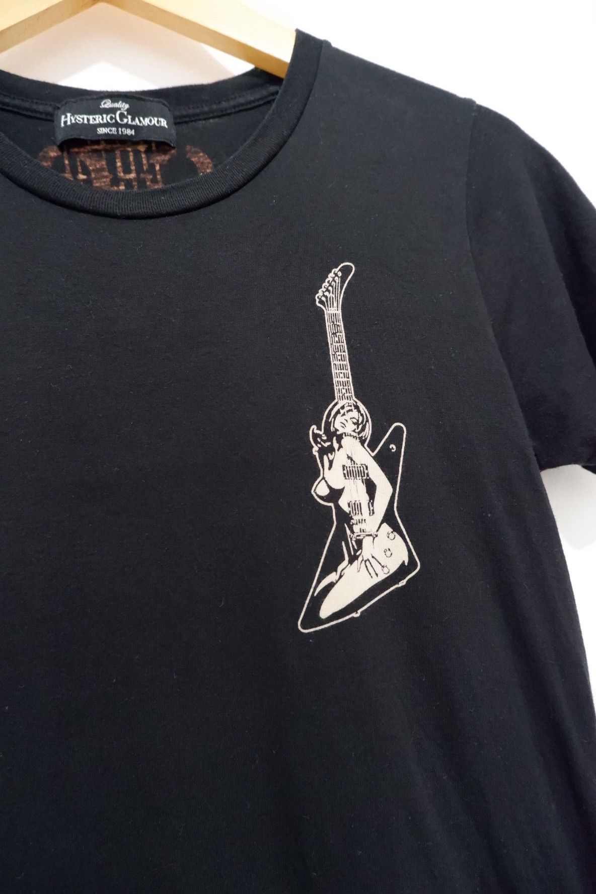 Hysteric Glamour Hysteric Glamour Sexy Guitar T shirts Size S / US 4 / IT 40 - 3 Thumbnail