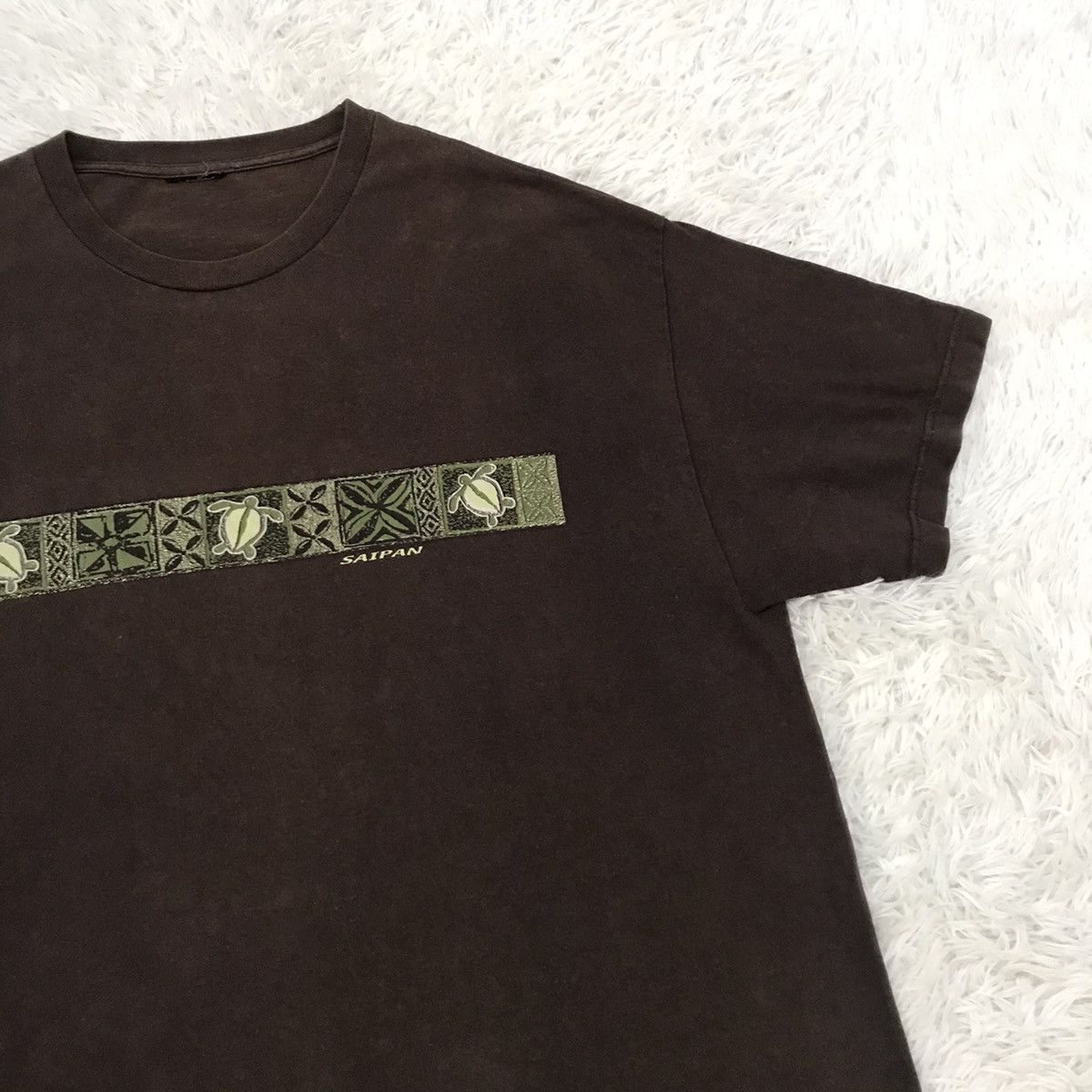 Vintage Hawaiian design saipan tshirt Size US L / EU 52-54 / 3 - 5 Thumbnail