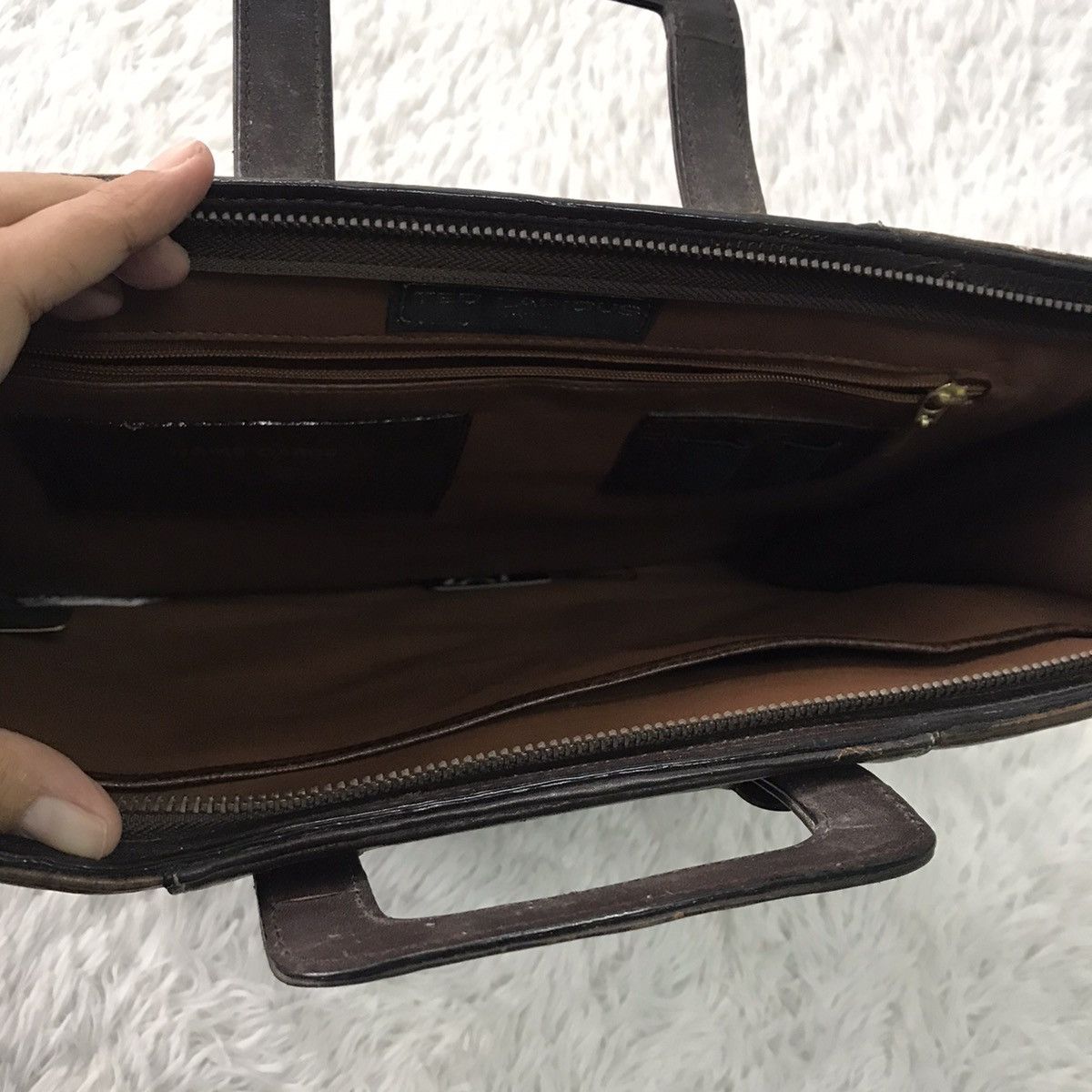 Leather × TED LAPIDUS 🔥 Rare 🔥 Ted lapidus paris leather handcarry handbag Size ONE SIZE - 13 Thumbnail