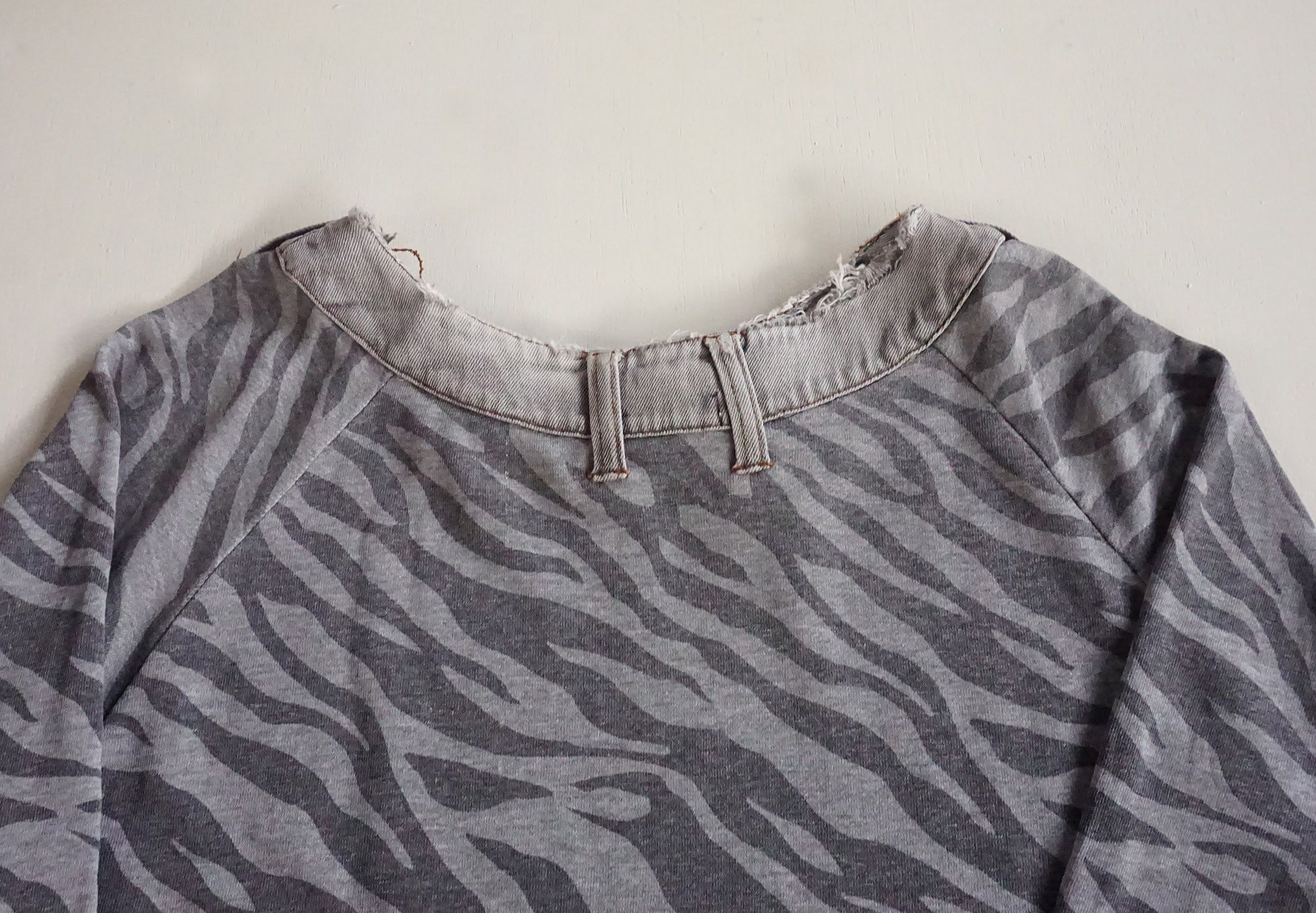 Japanese Brand Tiger Stripe Camo Sweatshirt with Jeans-waist Neck Size US M / EU 48-50 / 2 - 8 Thumbnail
