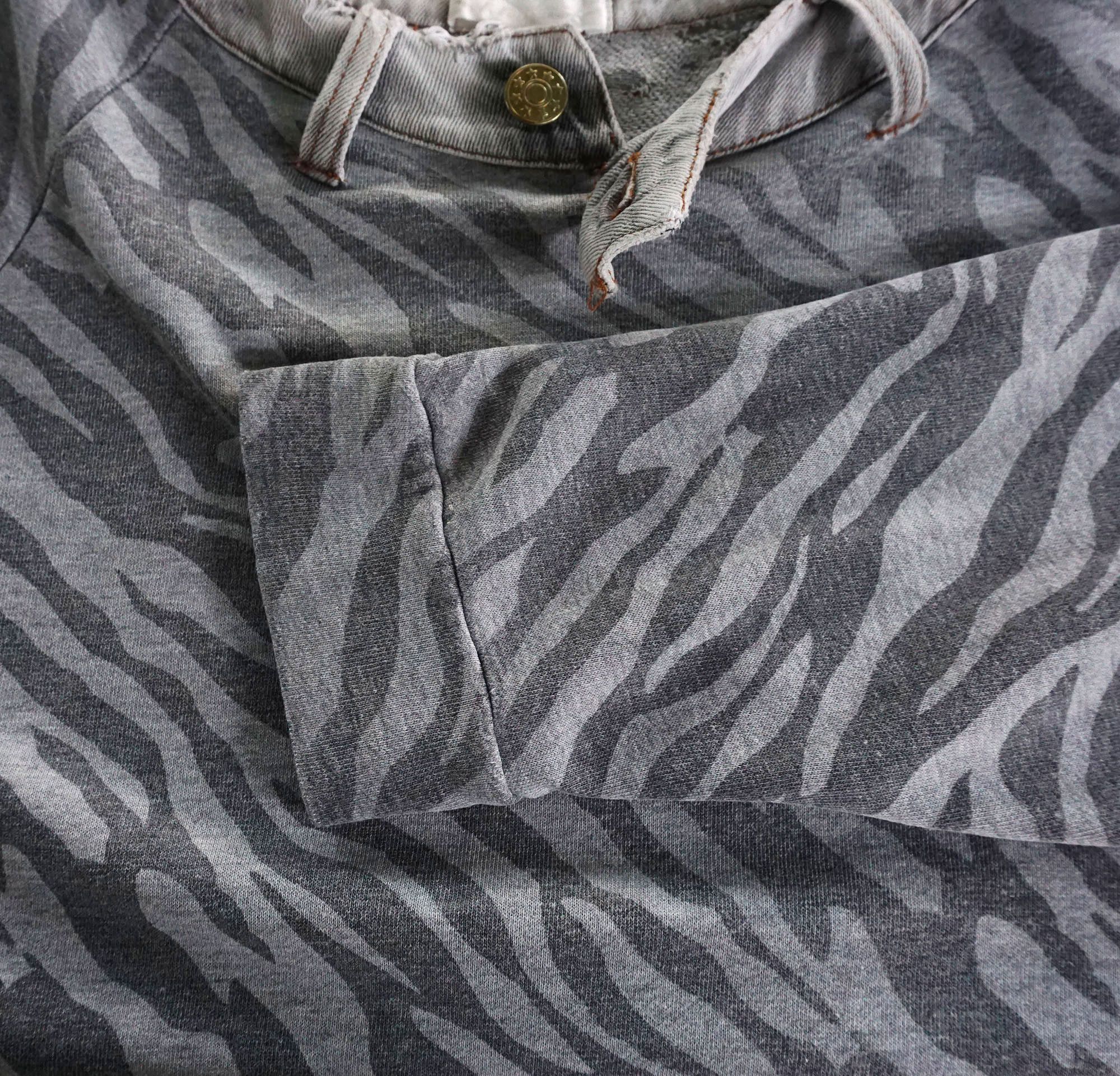 Japanese Brand Tiger Stripe Camo Sweatshirt with Jeans-waist Neck Size US M / EU 48-50 / 2 - 5 Thumbnail