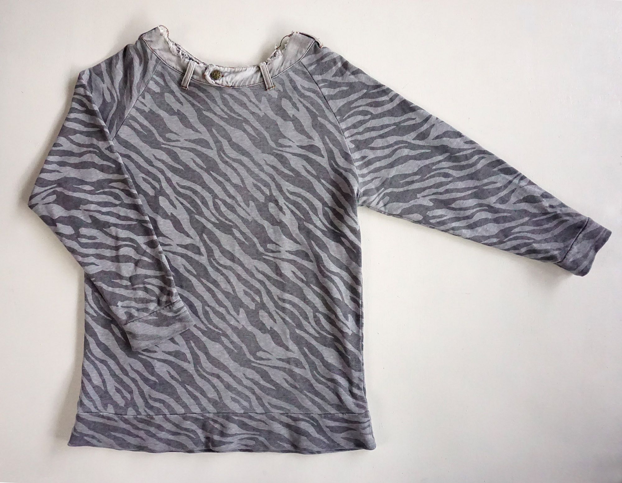 Tiger Stripe Camo Sweatshirt with Jeans-waist Neck