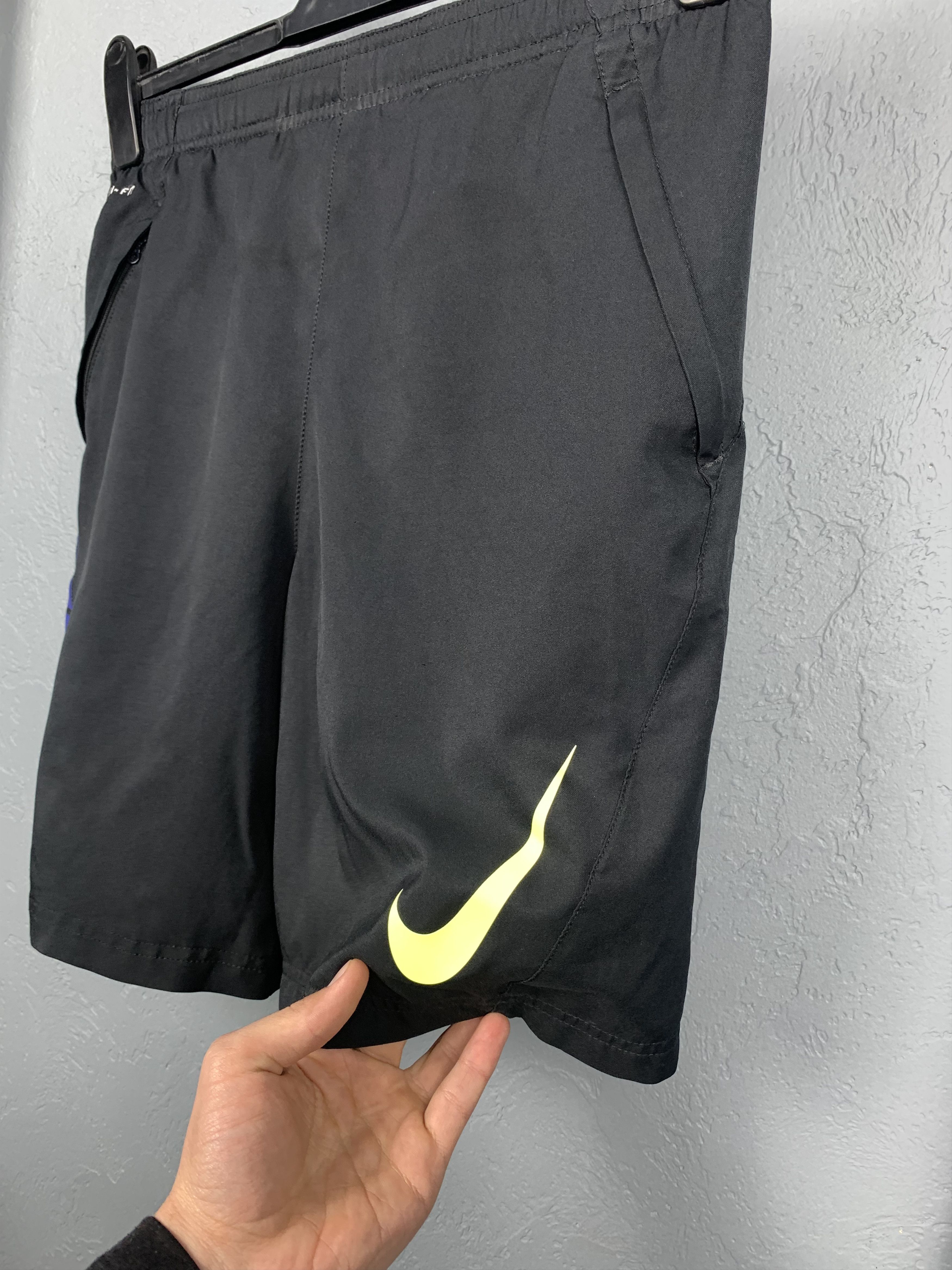 Nike × Vintage Nike Vintage Mens Nylon Shorts Y2K Swoosh Size US 30 / EU 46 - 2 Thumbnail