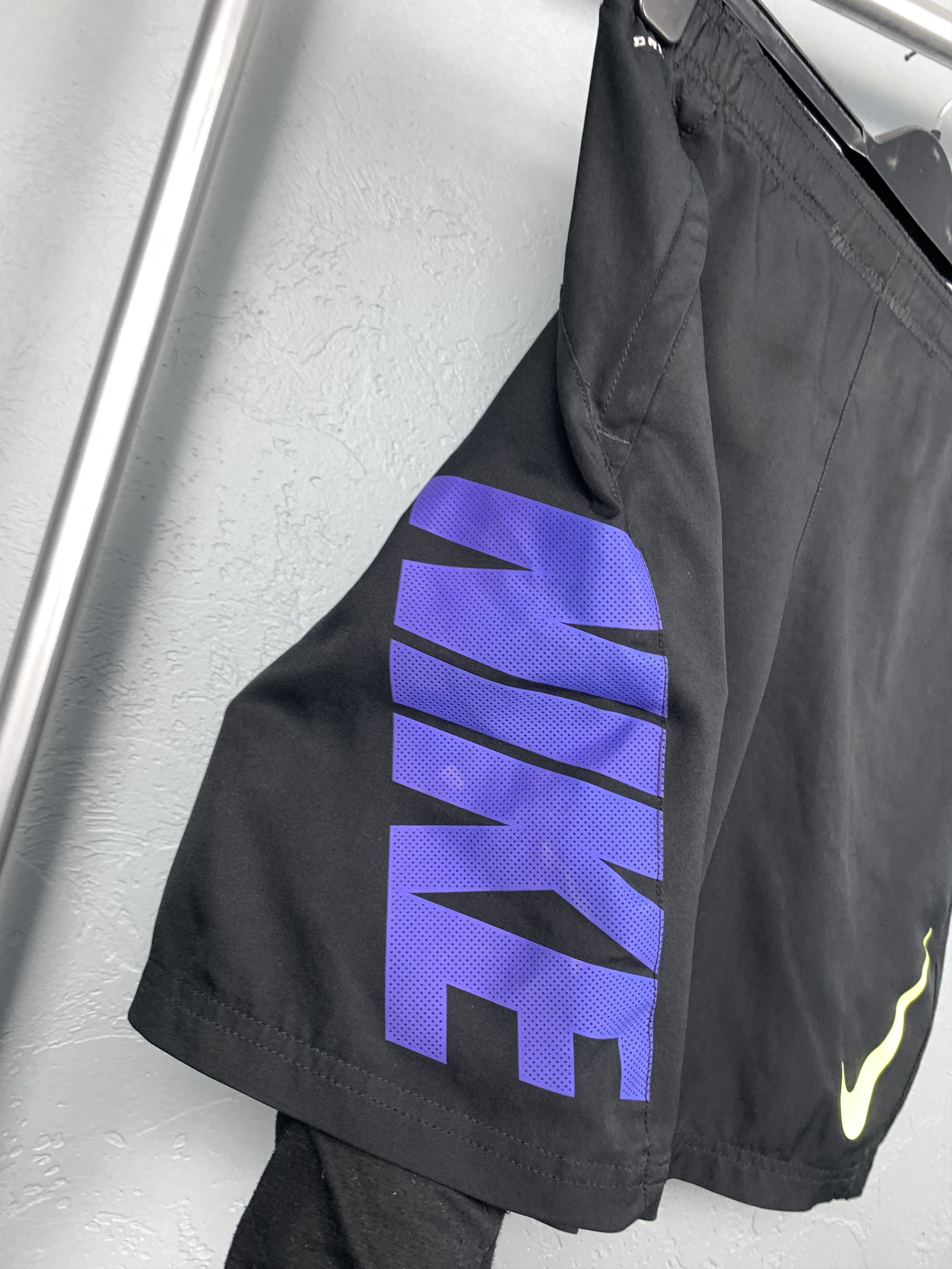 Nike × Vintage Nike Vintage Mens Nylon Shorts Y2K Swoosh Size US 30 / EU 46 - 3 Thumbnail
