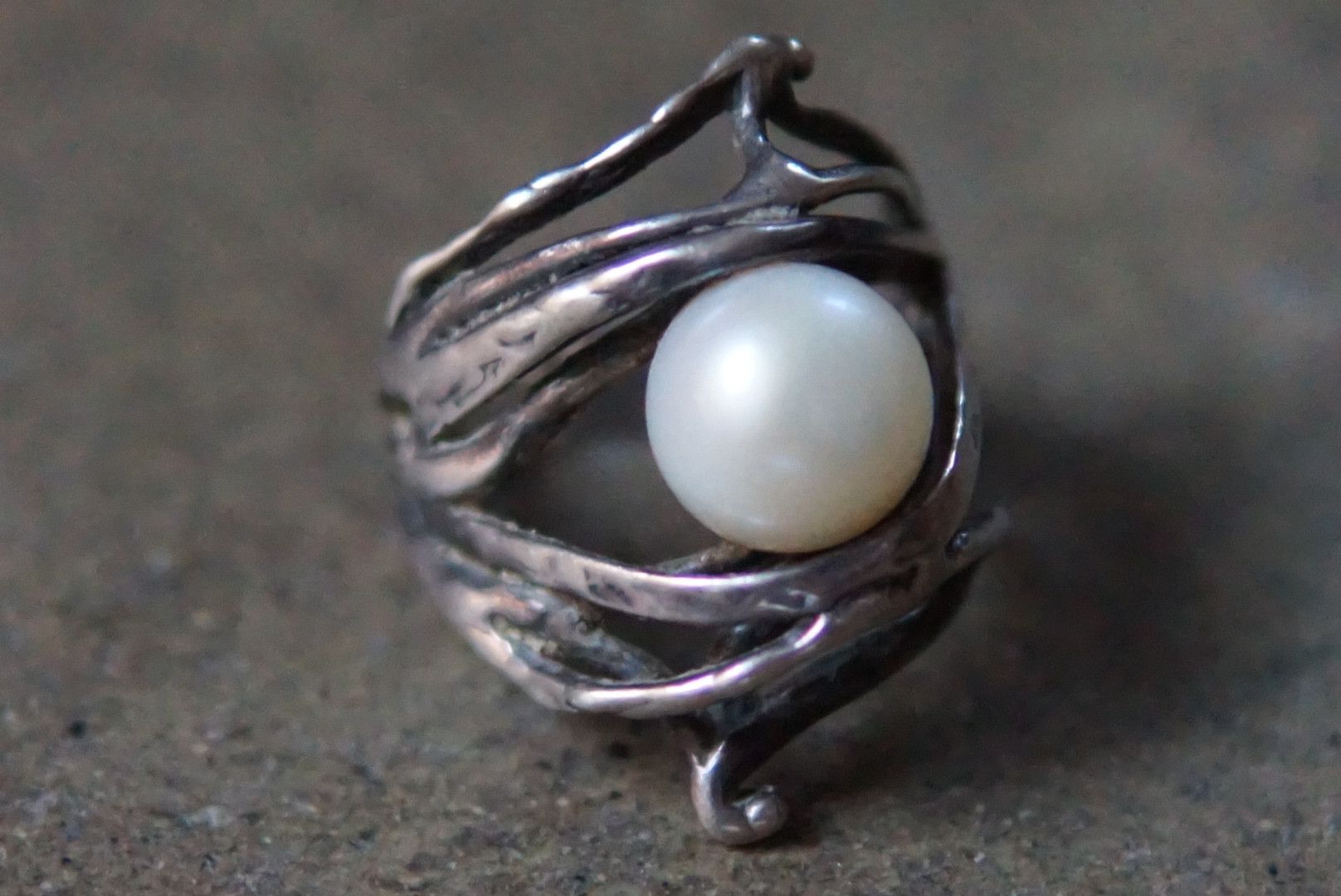 Jewelry Sterling Silver Ring Pearl Size 7.5 Modern Avant Garde 9.1g Size ONE SIZE - 3 Thumbnail