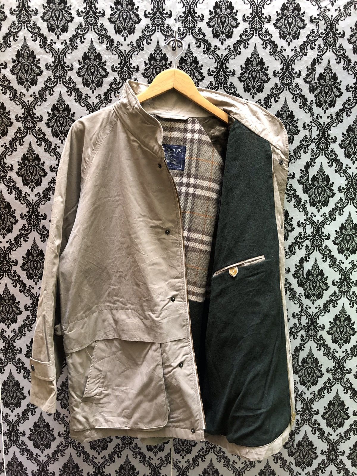 Burberry BURBERRY SAFARI MOUTAIN JACKET MADE IN ENGLAND Size US L / EU 52-54 / 3 - 2 Thumbnail