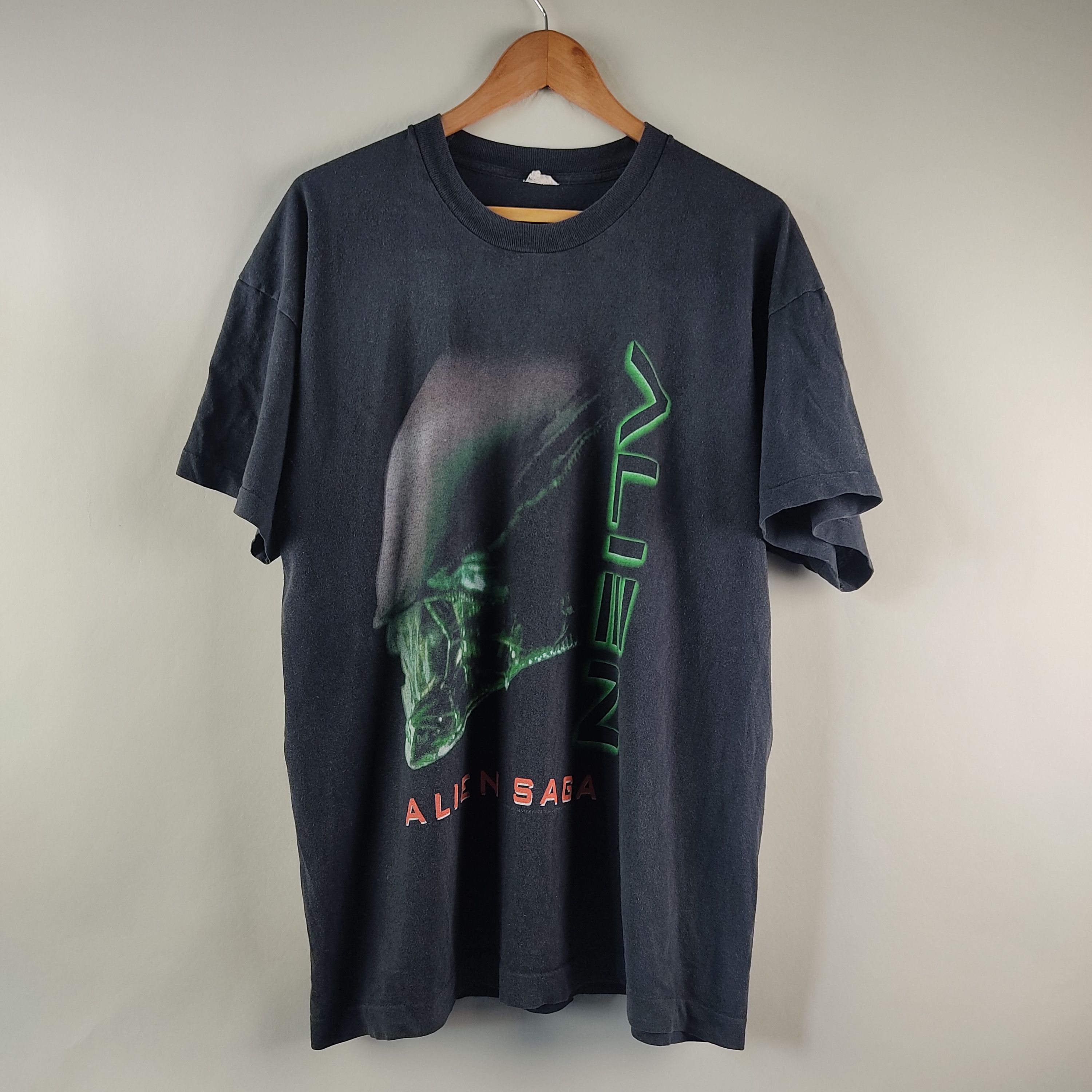 image of Anima x Movie 1997 Alien Saga Promo Tee Alien Vs Predator in Black, Men's (Size XL)