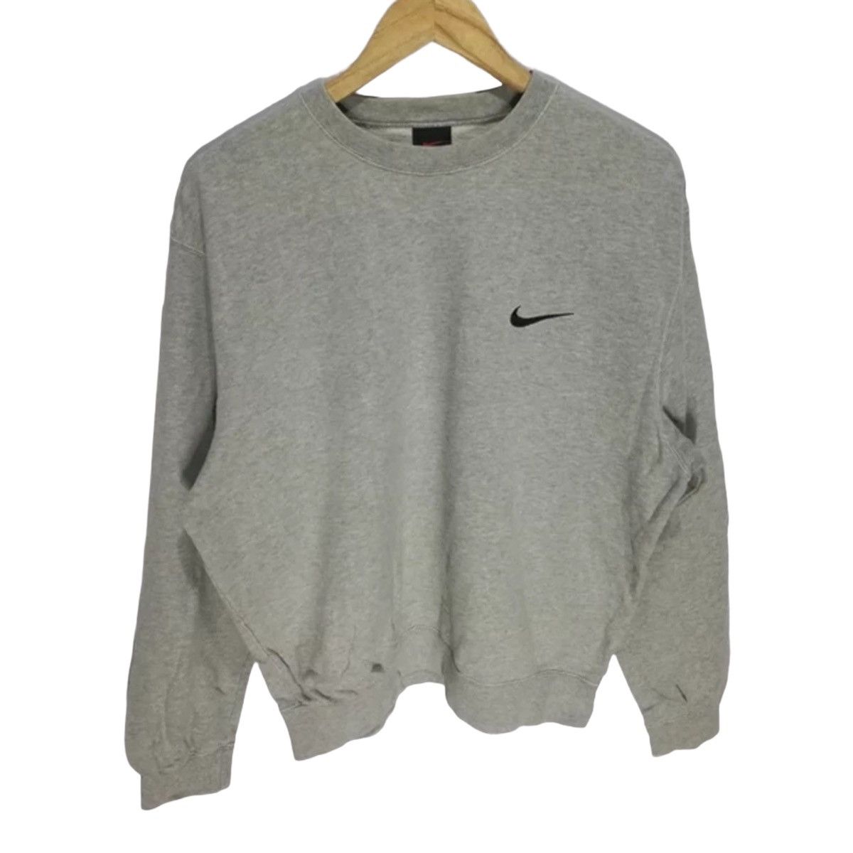 Nike nike embroidered small logo crewneck sweatshirt Size US L / EU 52-54 / 3 - 1 Thumbnail