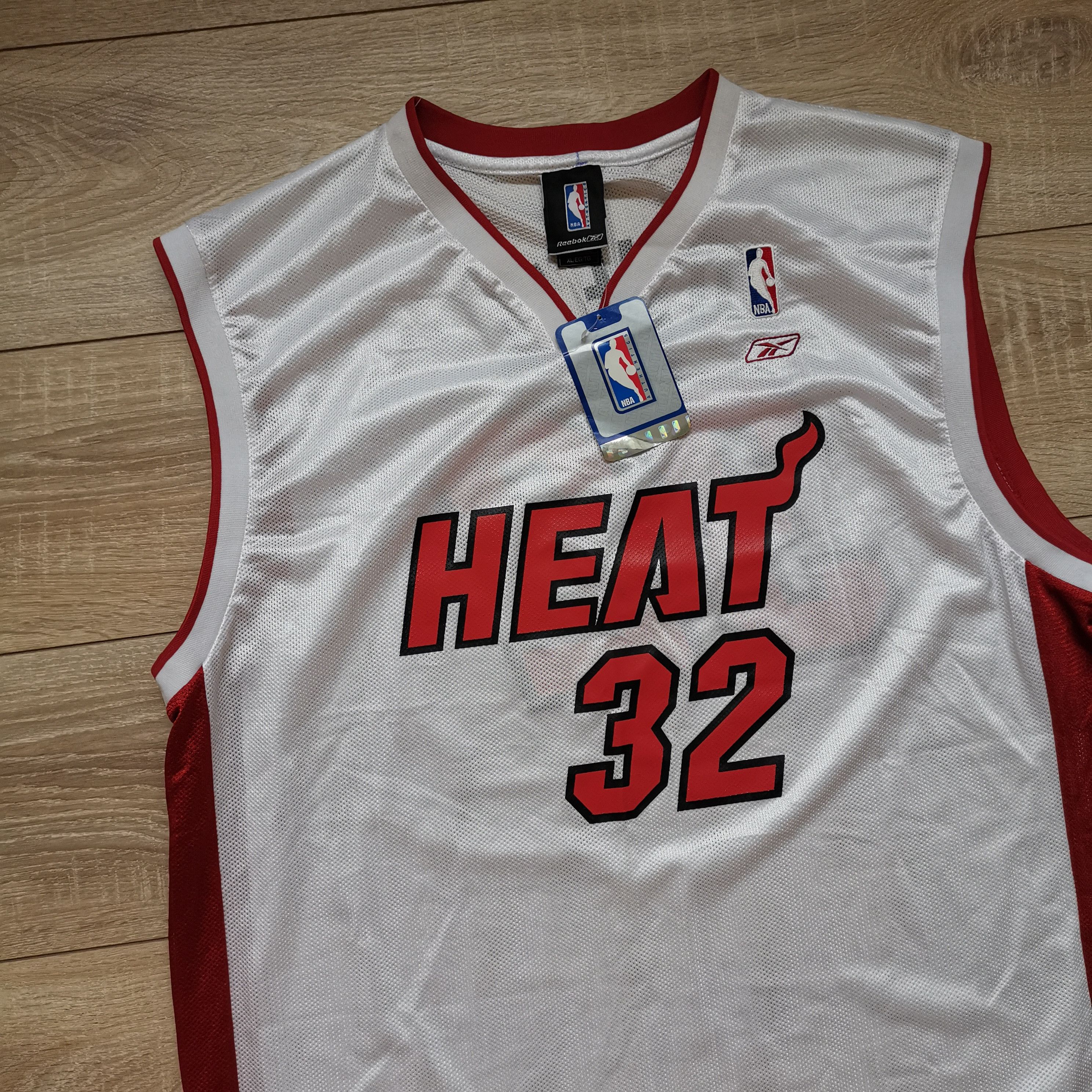 NBA NWT Reebok Miami Heat #32 Shaquille O'Neil NBA jersey Size US XL / EU 56 / 4 - 1 Thumbnail