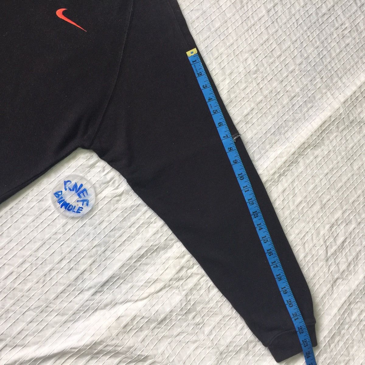Nike Vintage Nike Sweatshirt Red Swoosh Embroidered Size US L / EU 52-54 / 3 - 17 Thumbnail