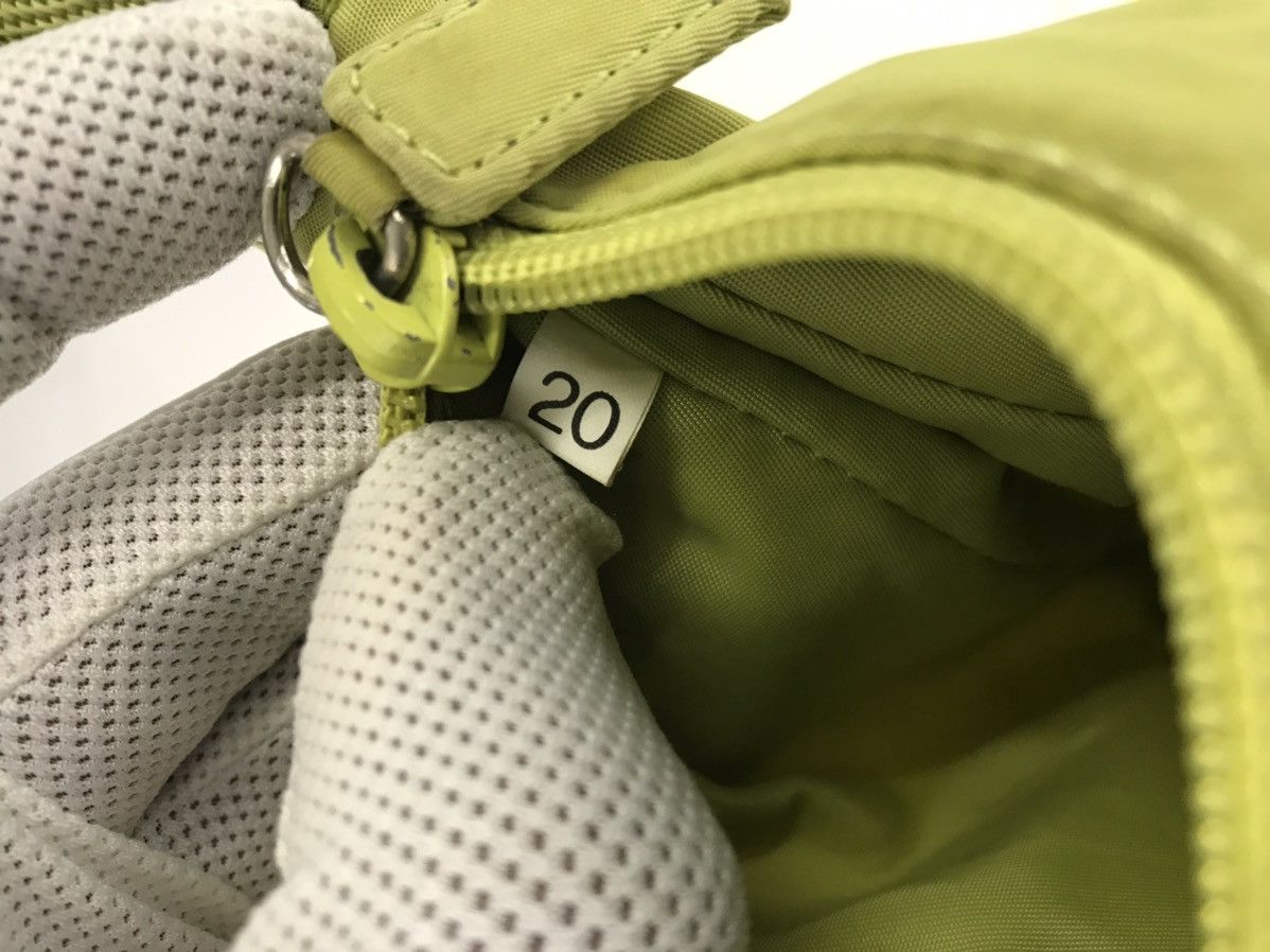 Prada 🔥Hot item🔥Auth Vintage Prada Nylon Hobo Rare Colour Size ONE SIZE - 20 Thumbnail