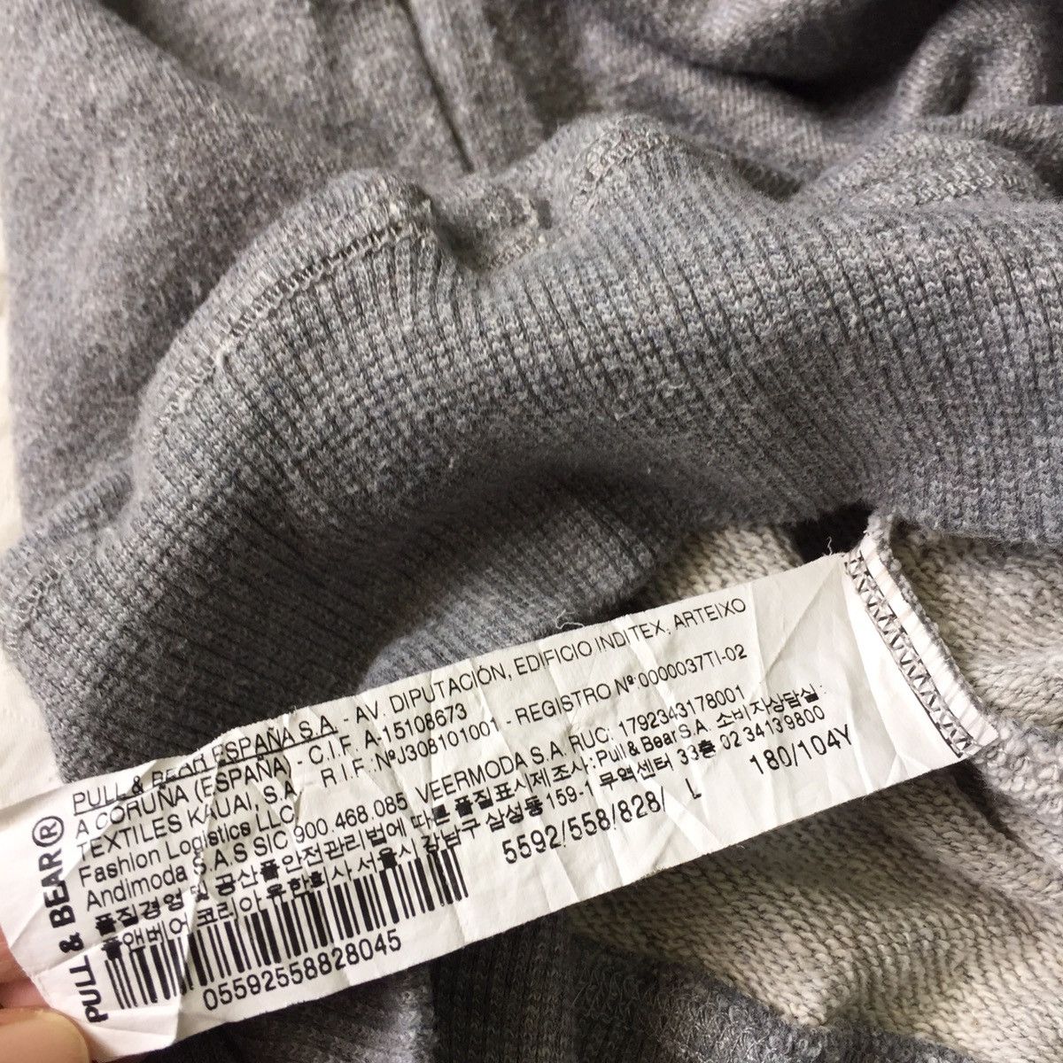 Pull & Bear Livin for the city sweatshirt made in Portugal Size US L / EU 52-54 / 3 - 11 Thumbnail