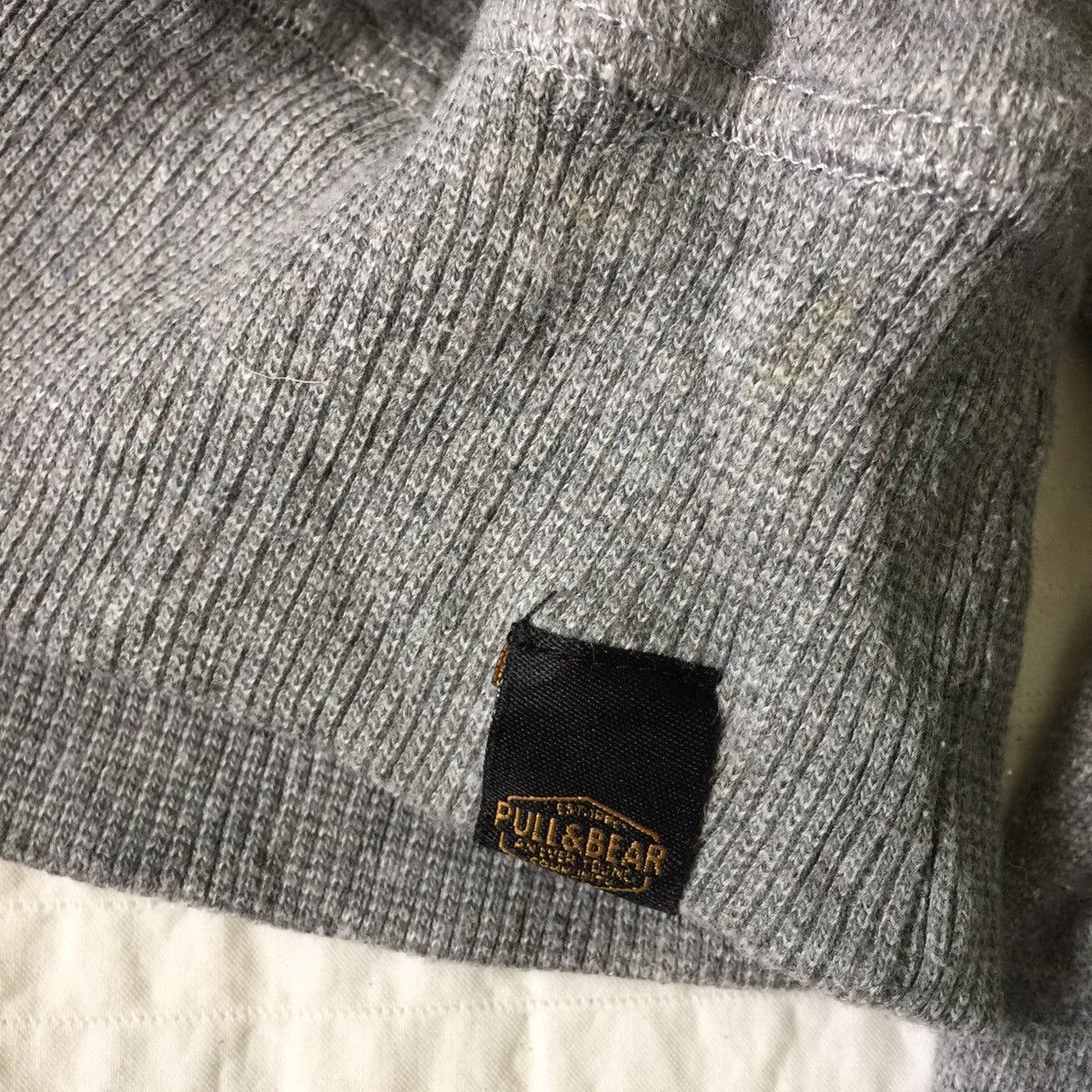 Pull & Bear Livin for the city sweatshirt made in Portugal Size US L / EU 52-54 / 3 - 10 Thumbnail