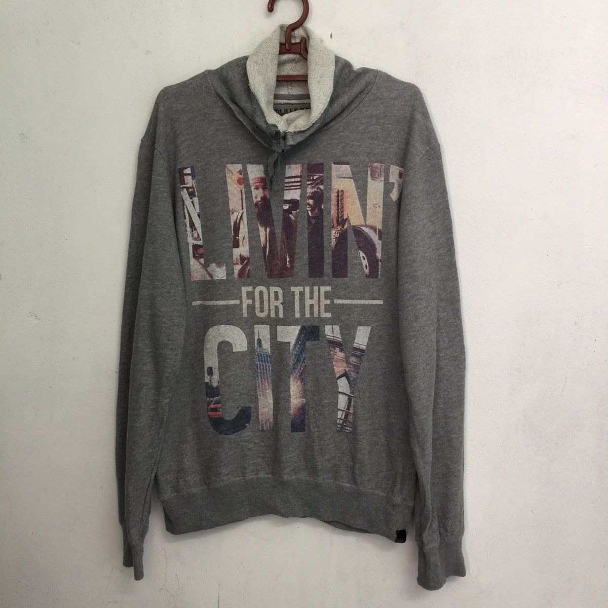 image of Pull Bear Livin For The City Sweatshirt Made In Portugal, Men's (Size Large)