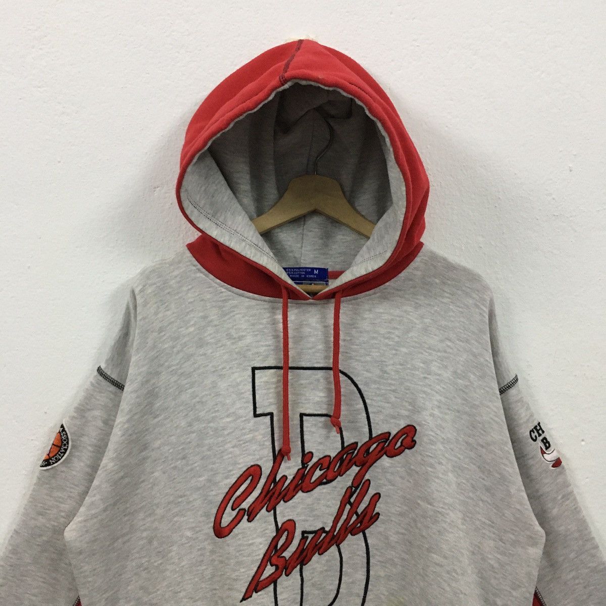 NBA × Vintage Rare Vintage NBA Chicago Bulls All Logo Embroidery Hoodie Size US M / EU 48-50 / 2 - 6 Thumbnail