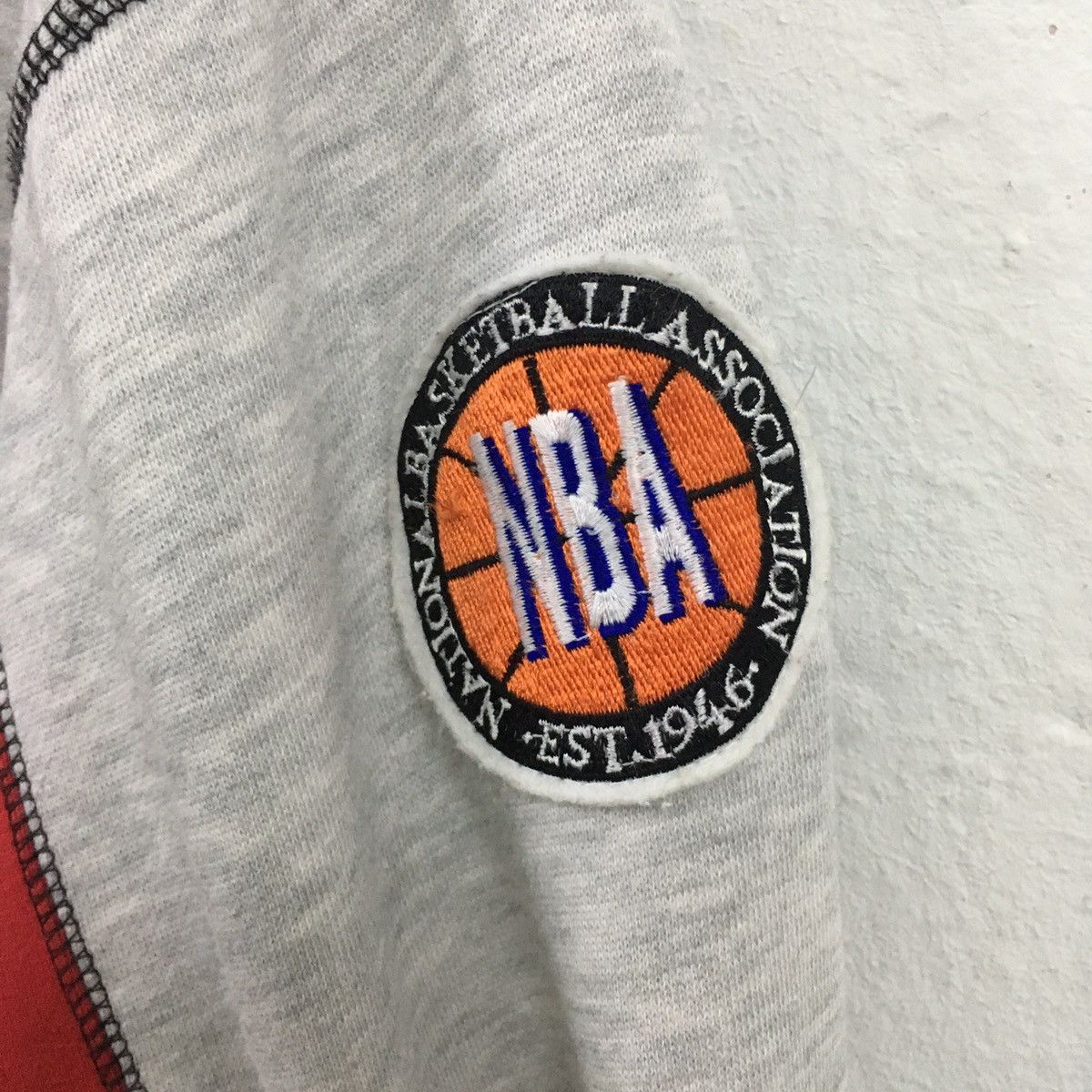 NBA × Vintage Rare Vintage NBA Chicago Bulls All Logo Embroidery Hoodie Size US M / EU 48-50 / 2 - 13 Thumbnail