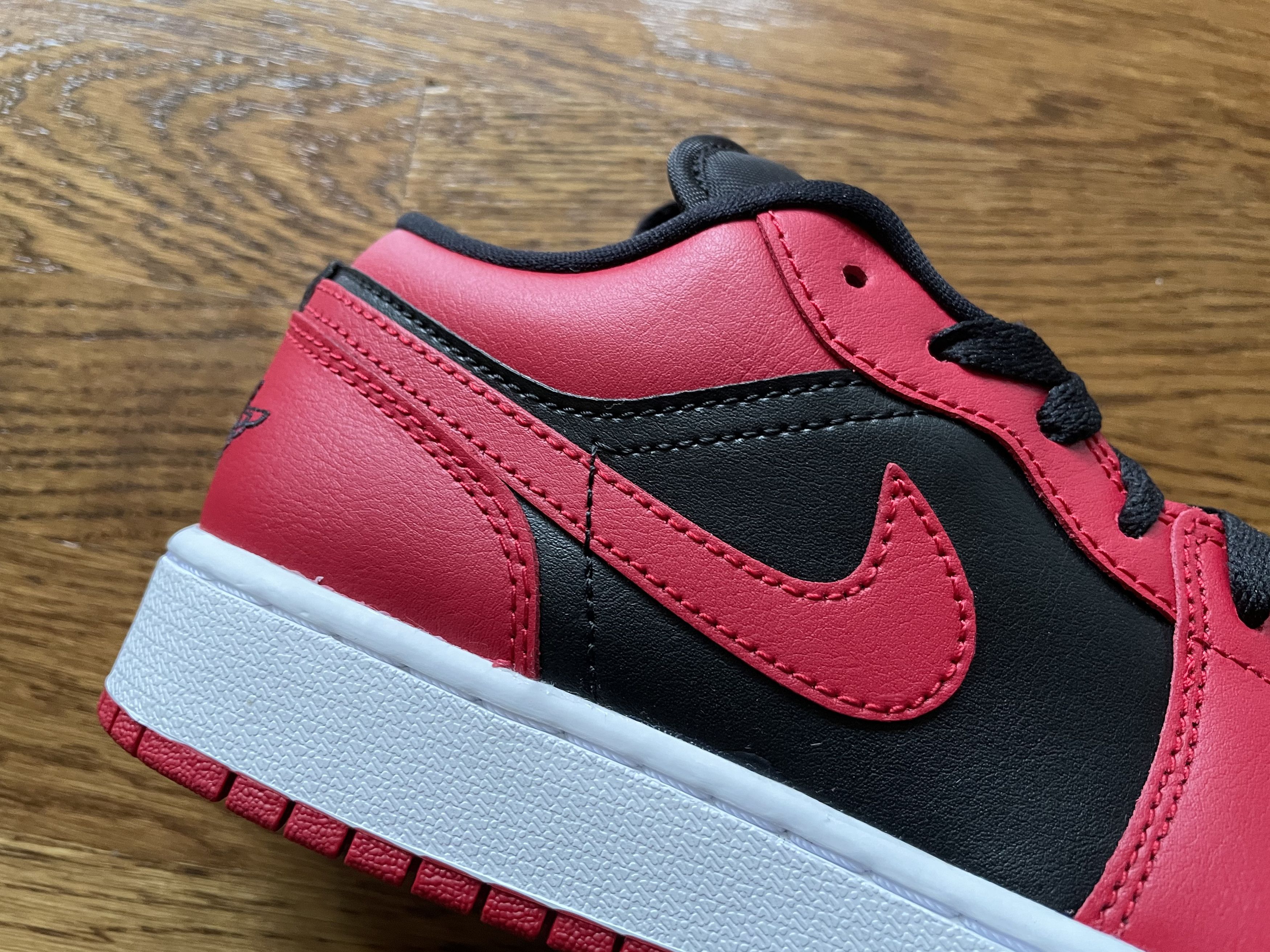 Jordan Brand GS 5Y SHIPS FAST Jordan 1 Low Reverse Bred SE OG 3 4 11 Size US 5 / EU 37 - 6 Thumbnail