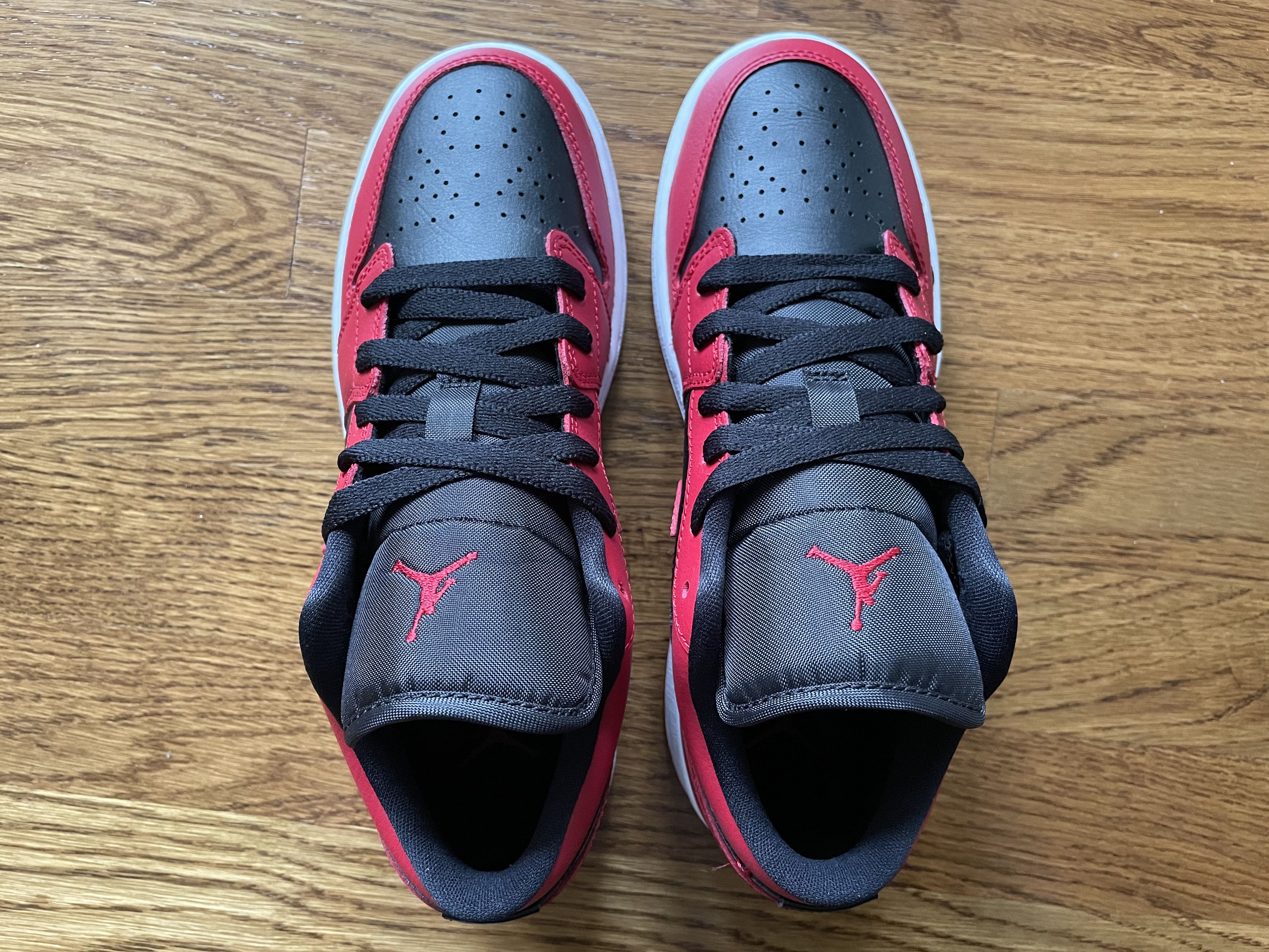 Jordan Brand GS 5Y SHIPS FAST Jordan 1 Low Reverse Bred SE OG 3 4 11 Size US 5 / EU 37 - 3 Thumbnail