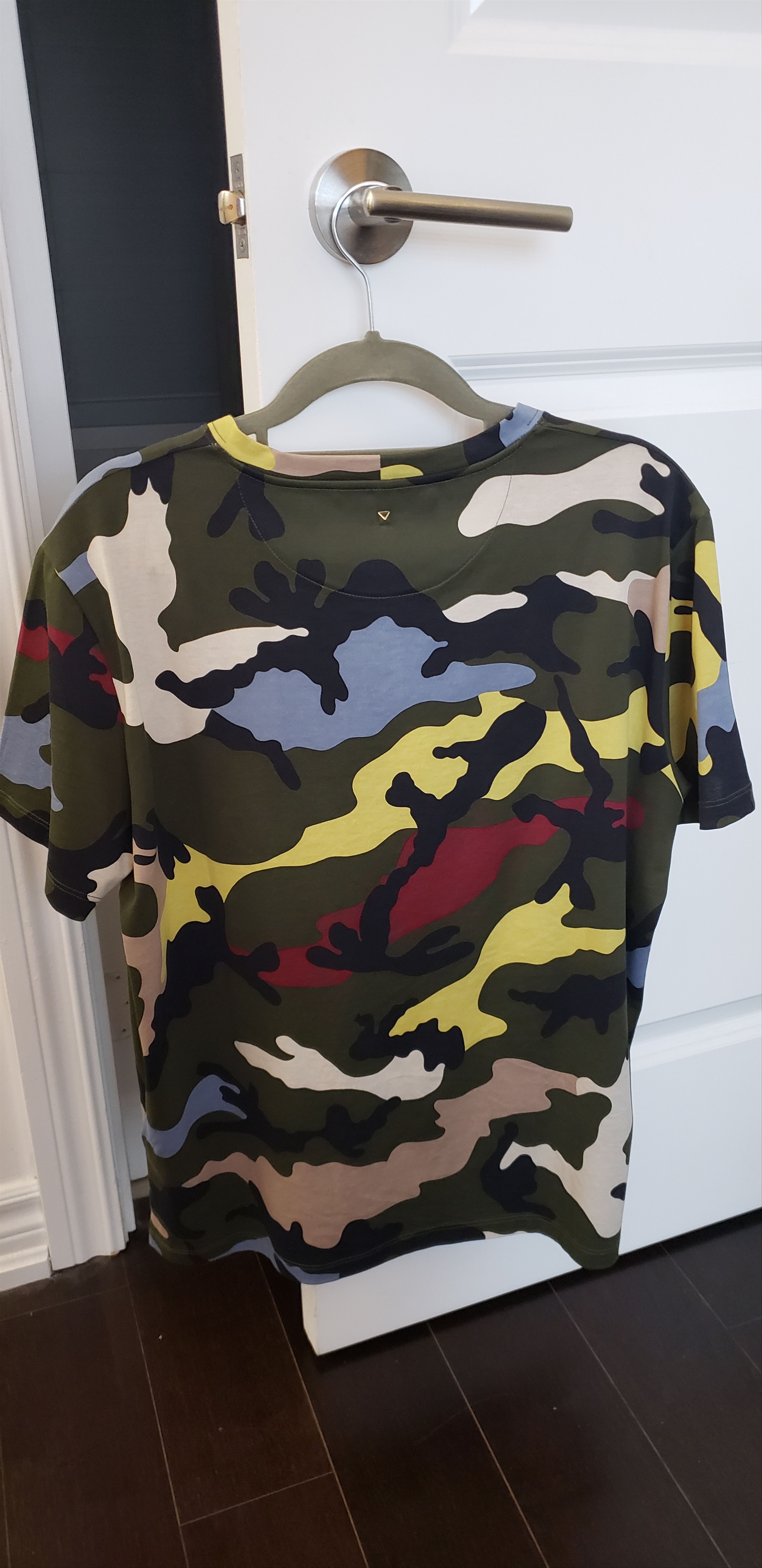 Valentino Camo T shirts Size US S / EU 44-46 / 1 - 3 Thumbnail