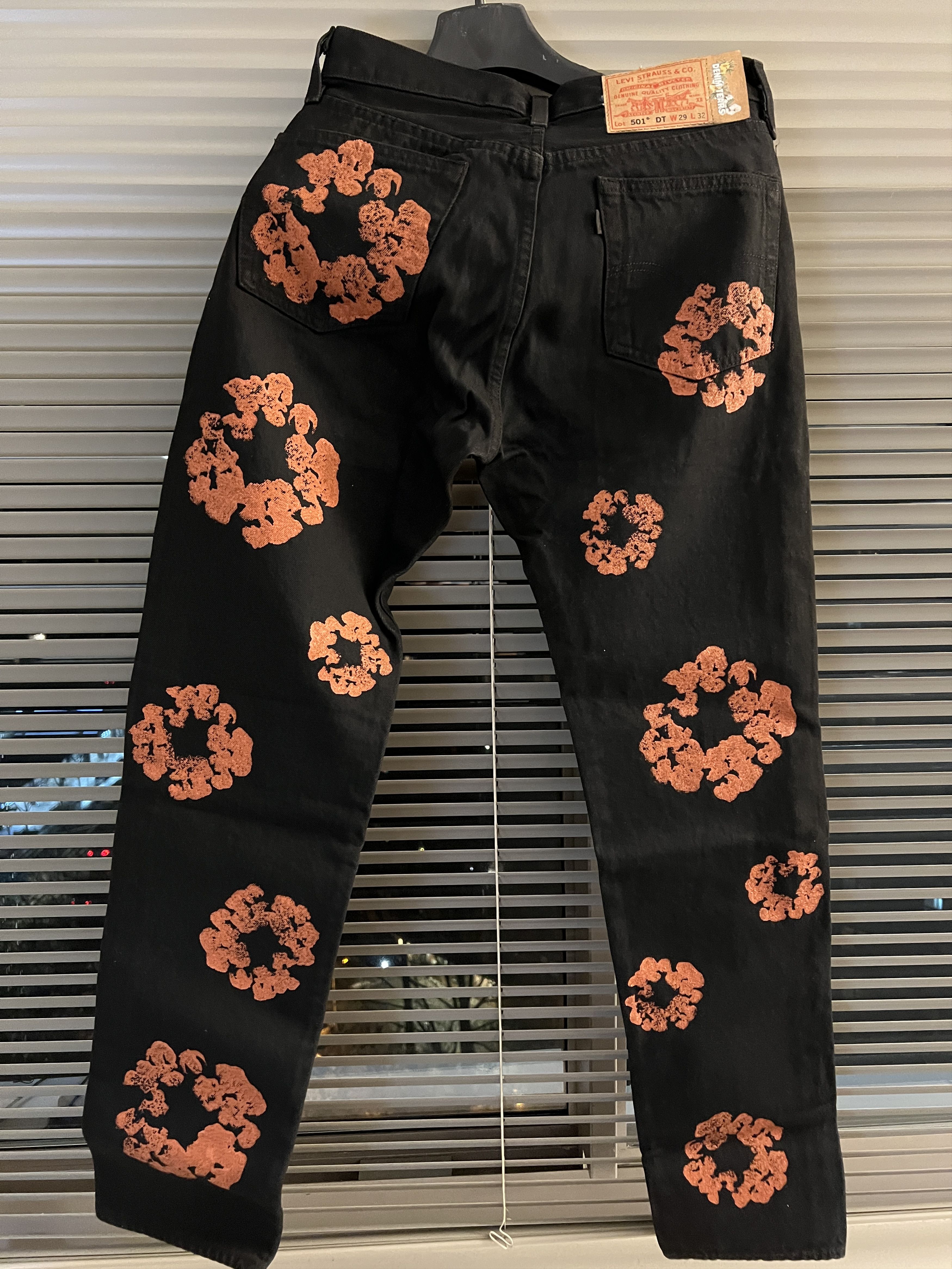 DENIM TEARS × Levi's New Denim Tears 501 Levi's Cotton Wreath Jeans Red Clay Size US 29 - 5 Thumbnail