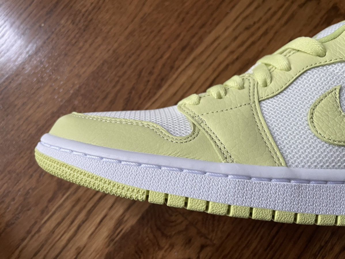 Jordan Brand US M 9.5 / W 11 Limelight Jordan 1 Low SE Pine Green White Size US 11 / IT 41 - 13 Thumbnail