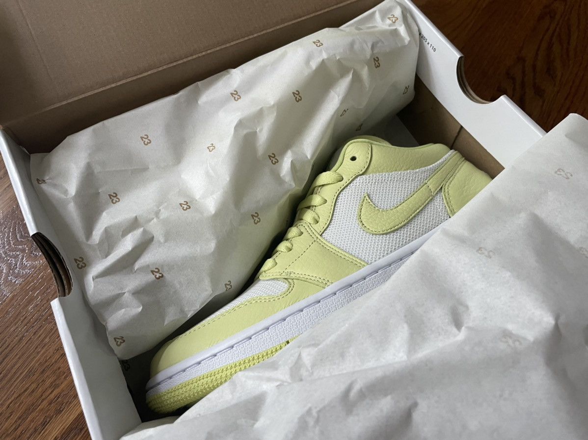 Jordan Brand US M 9.5 / W 11 Limelight Jordan 1 Low SE Pine Green White Size US 11 / IT 41 - 7 Thumbnail
