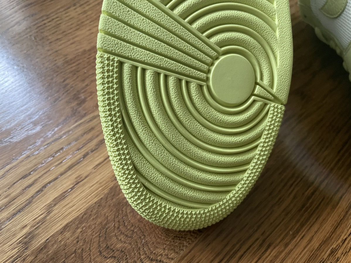 Jordan Brand US M 9 / W 10.5 Limelight Jordan 1 Low SE Pine Green White Size US 10.5 / IT 40.5 - 14 Thumbnail