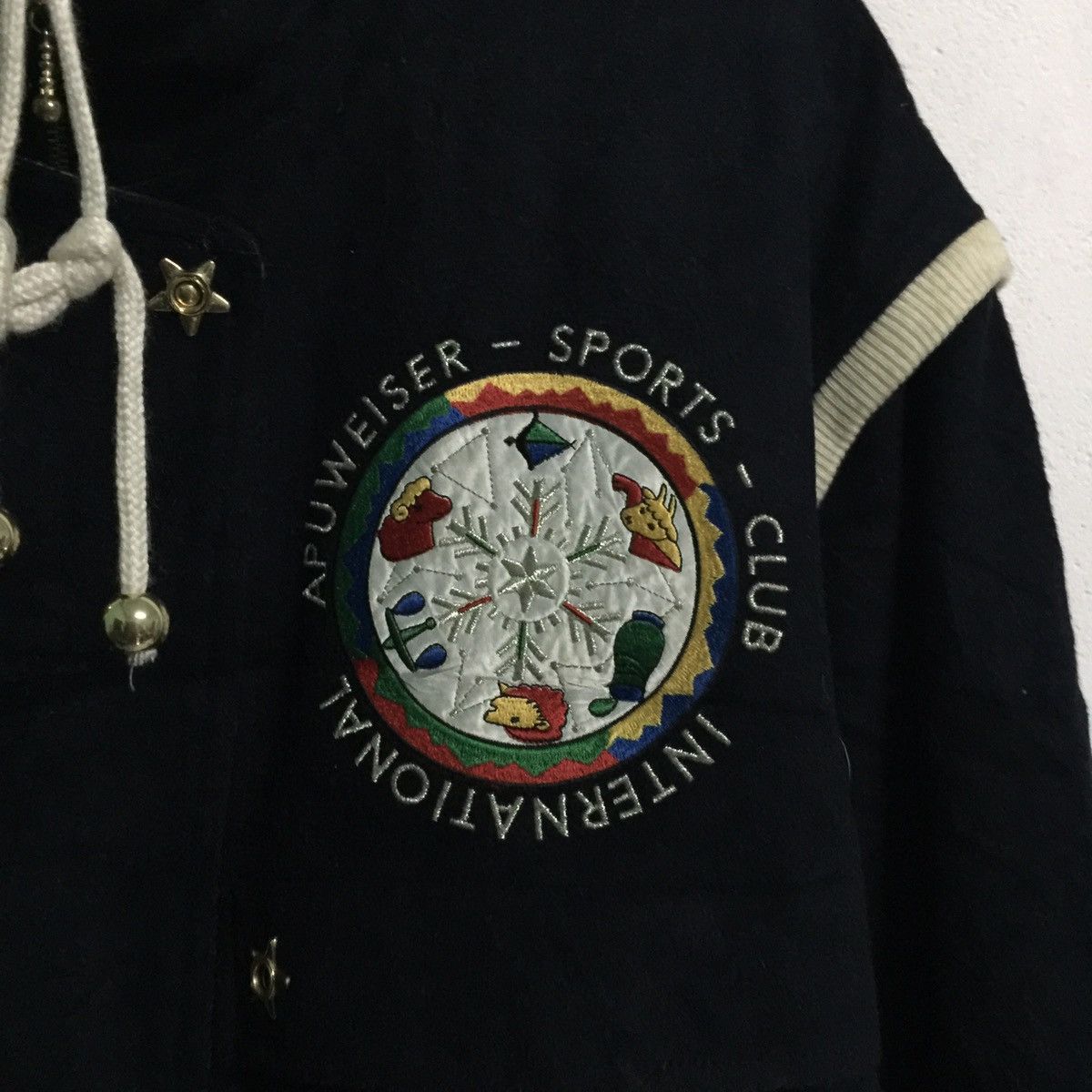 Japanese Brand Apuweiser sport club international jacket Size US M / EU 48-50 / 2 - 4 Thumbnail