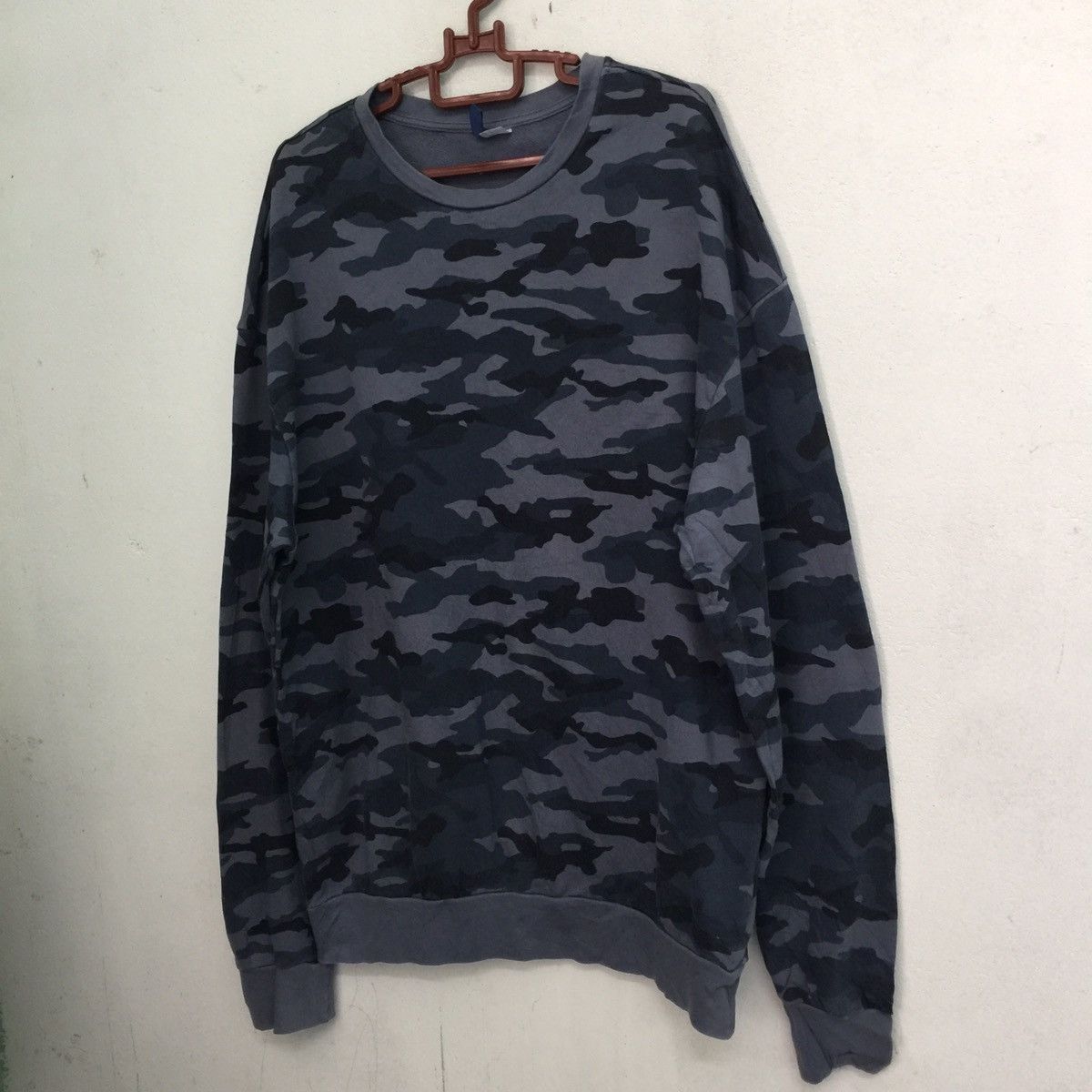 H&M Divided H&M Sweatshirt Blue Camouflaged Fashionable style Size US L / EU 52-54 / 3 - 3 Thumbnail