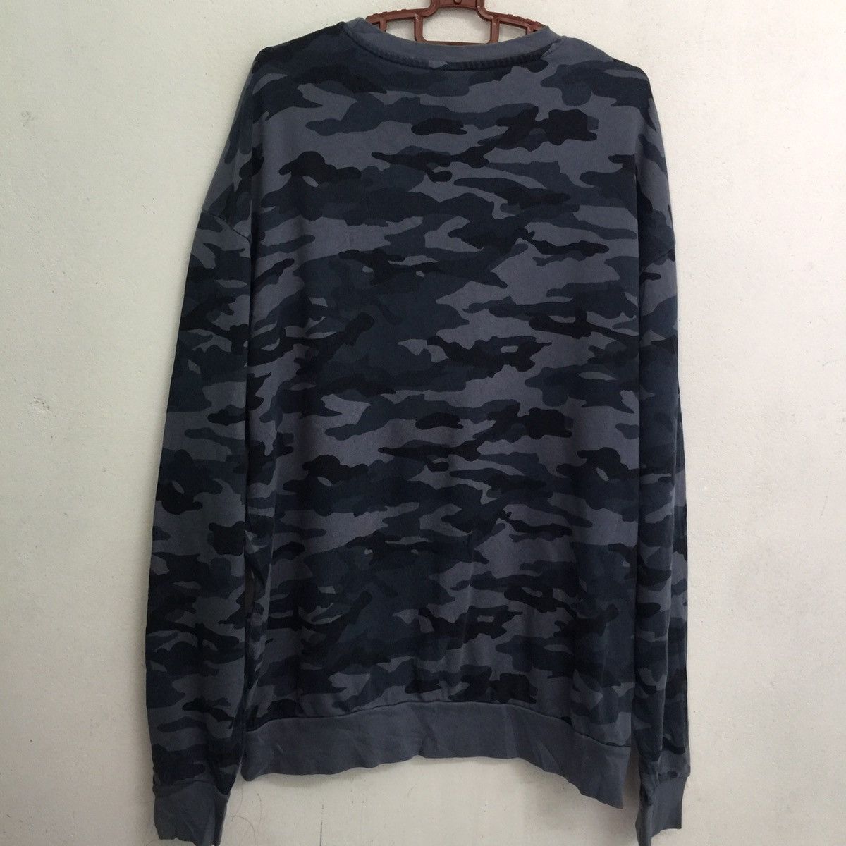 H&M Divided H&M Sweatshirt Blue Camouflaged Fashionable style Size US L / EU 52-54 / 3 - 9 Thumbnail
