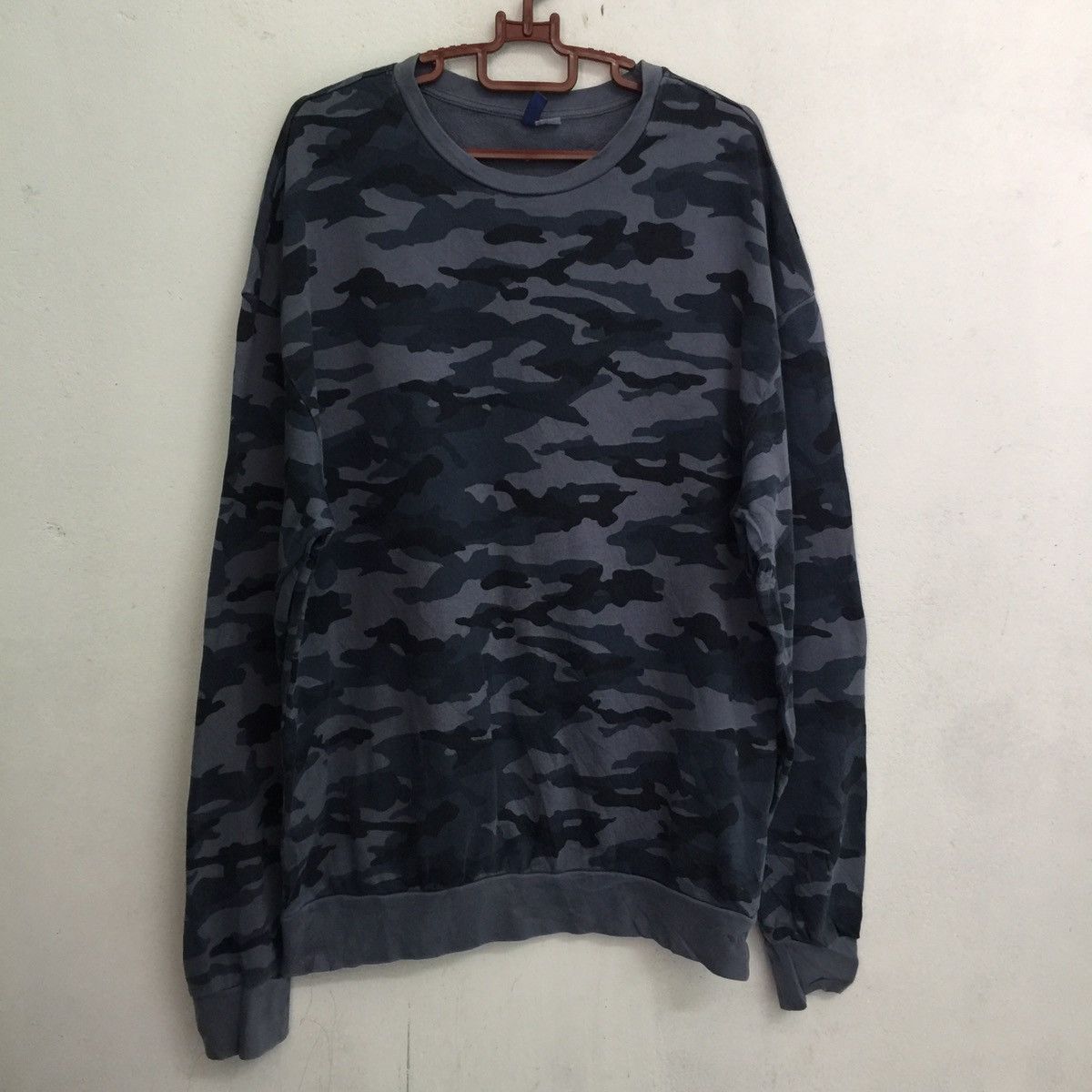 H&M Divided H&M Sweatshirt Blue Camouflaged Fashionable style Size US L / EU 52-54 / 3 - 4 Thumbnail