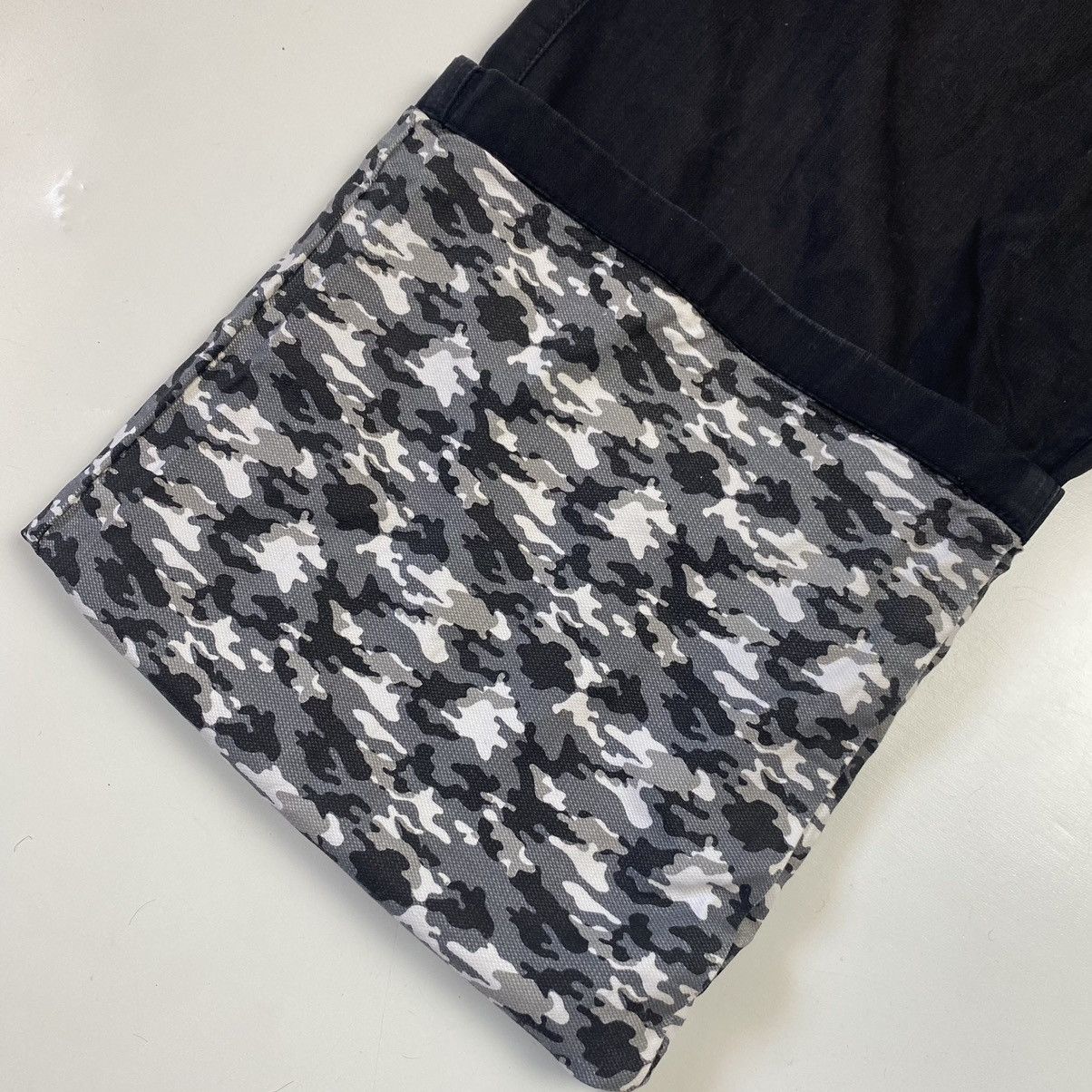 Oakley 1990s Oakley - Folded Camo Long Trousers Size US 32 / EU 48 - 4 Thumbnail