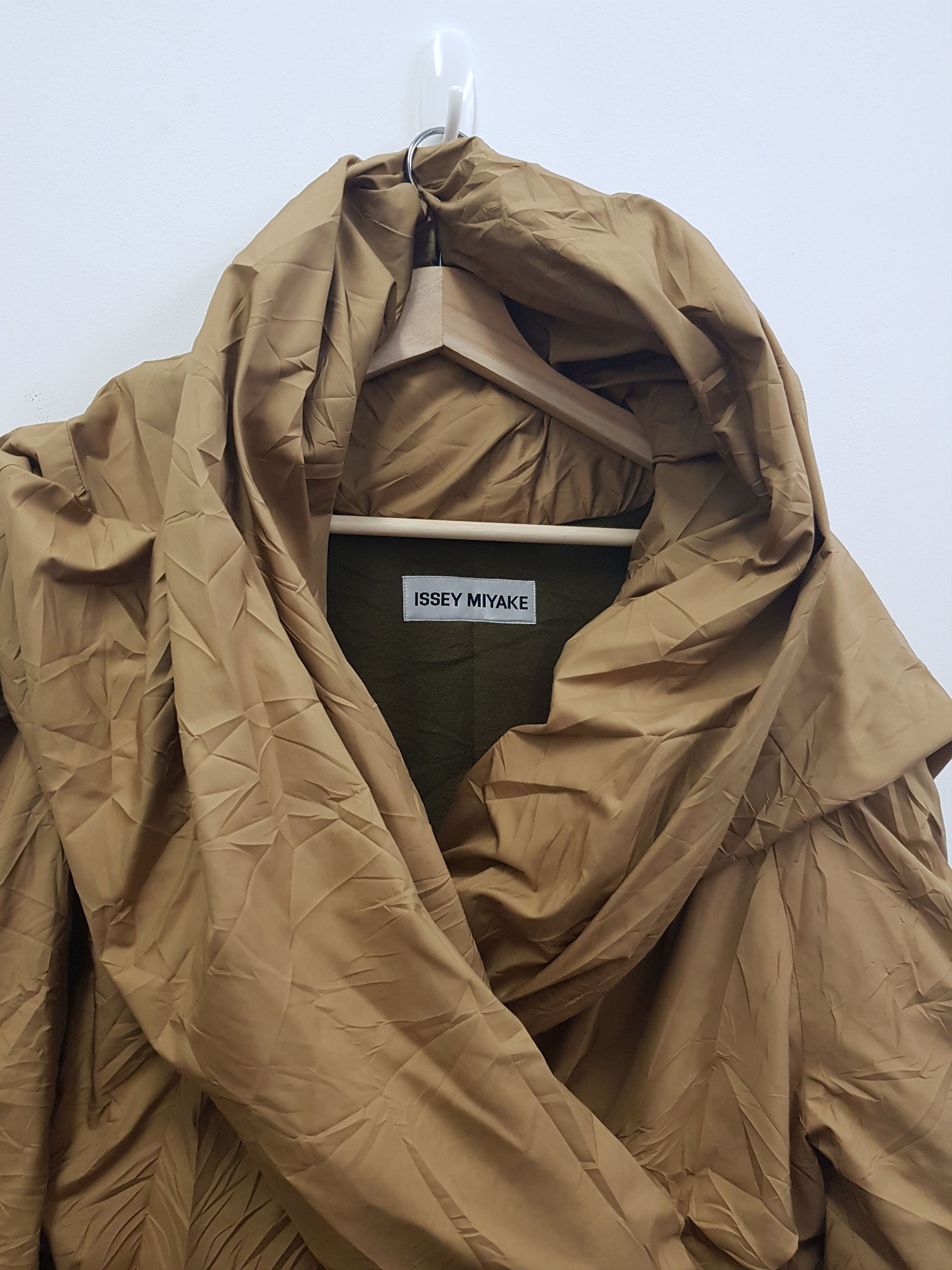 Issey Miyake Issey Miyake Drape Gather Coat Beige Size M / US 6-8 / IT 42-44 - 4 Thumbnail