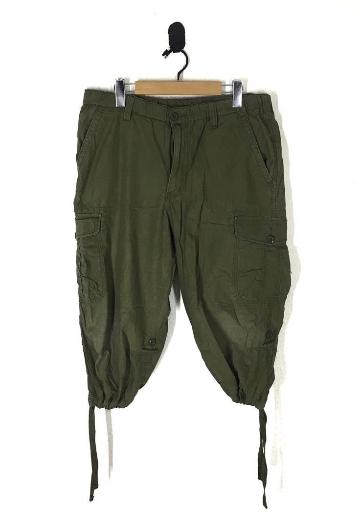 Uniqlo UNIQLO Short in Green Size US 36 / EU 52 - 1 Thumbnail