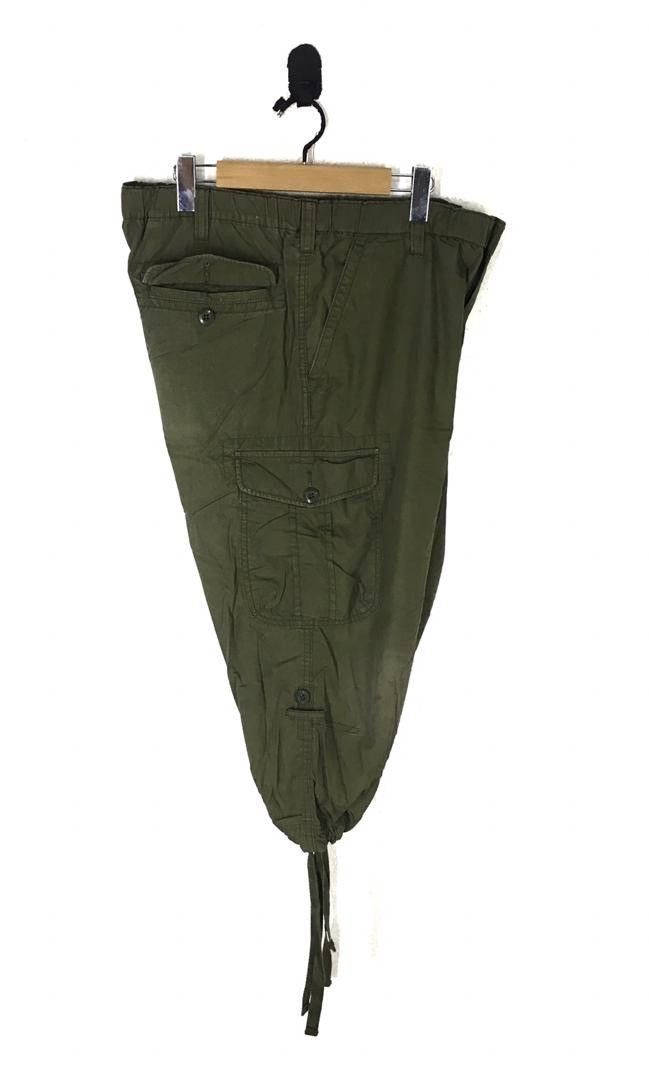 Uniqlo UNIQLO Short in Green Size US 36 / EU 52 - 3 Thumbnail