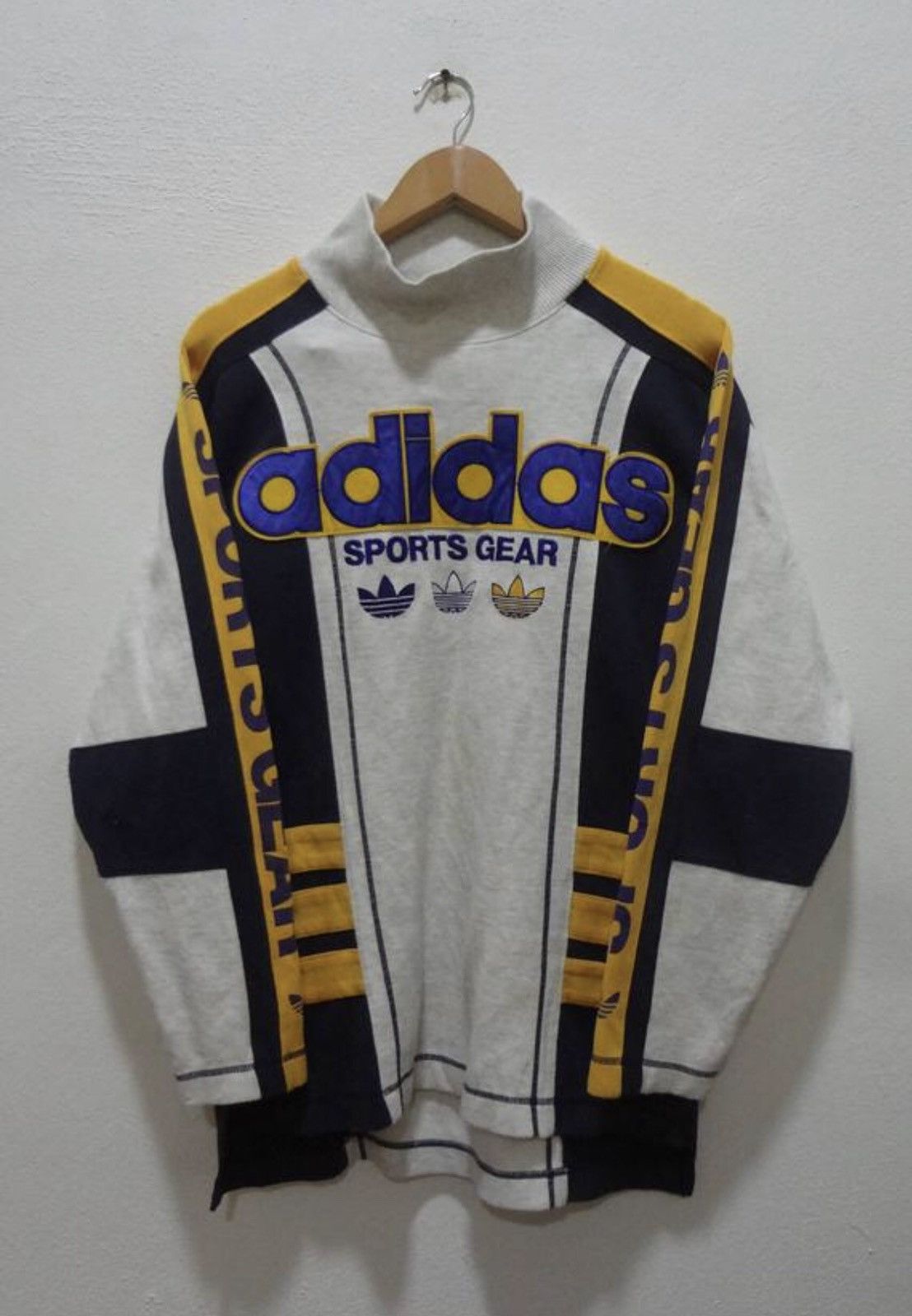 Adidas Rare Vtg Adidas Sports Gear Sweatshirt Japan Medium/Large Size US M / EU 48-50 / 2 - 1 Thumbnail
