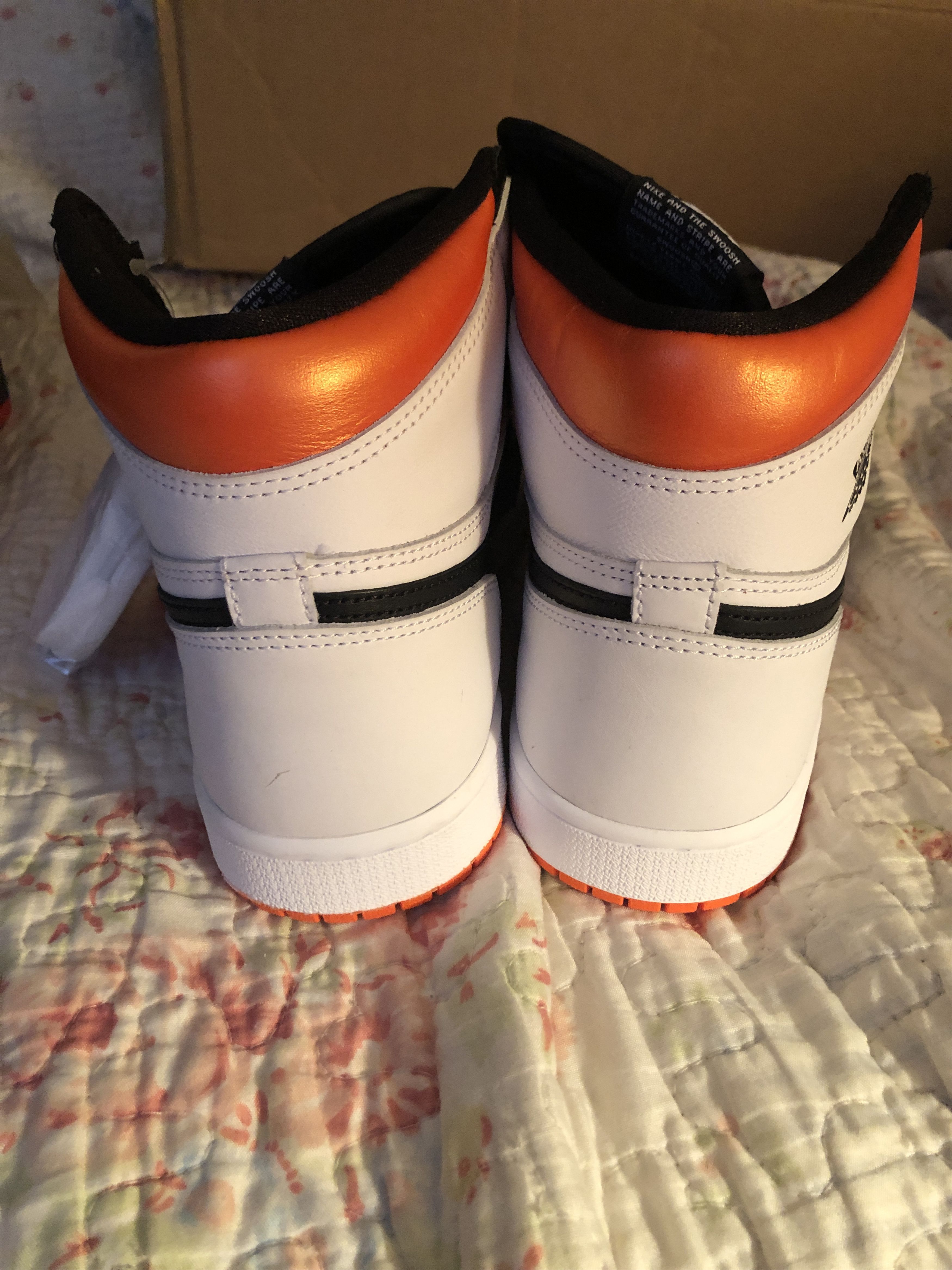 Jordan Brand × Nike NEW Air Jordan 1 Retro High OG Electric Orange 555088-180 Size US 9 / EU 42 - 5 Thumbnail